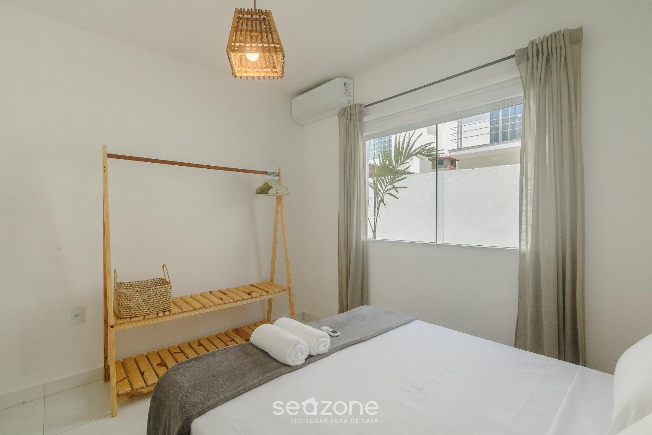 4-Bedroom Apart in Condominium with Pool VIF0104