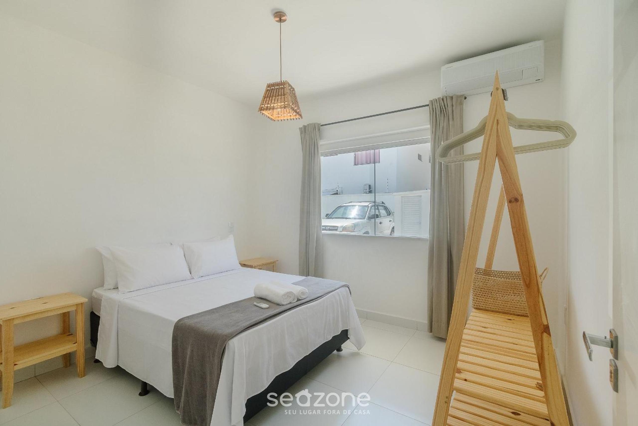 4-Bedroom Apart in Condominium with Pool VIF0104