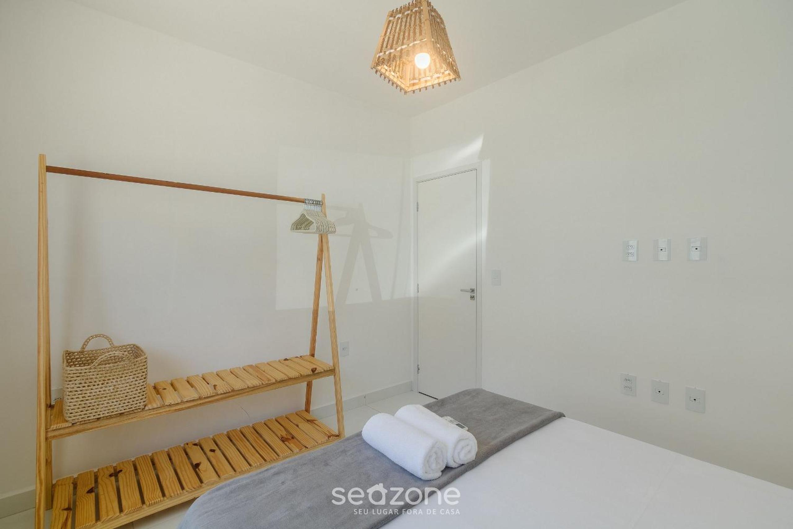 4-Bedroom Apart in Condominium with Pool VIF0104