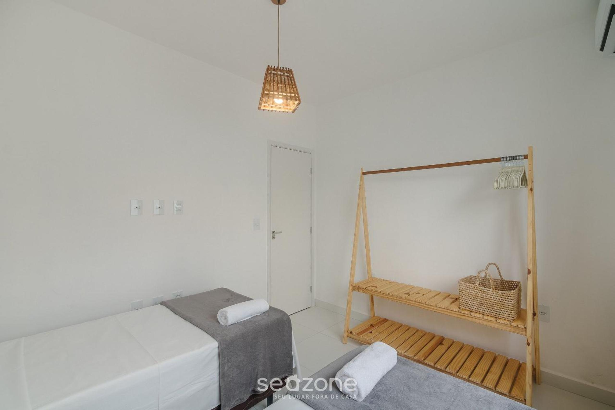 4-Bedroom Apart in Condominium with Pool VIF0104