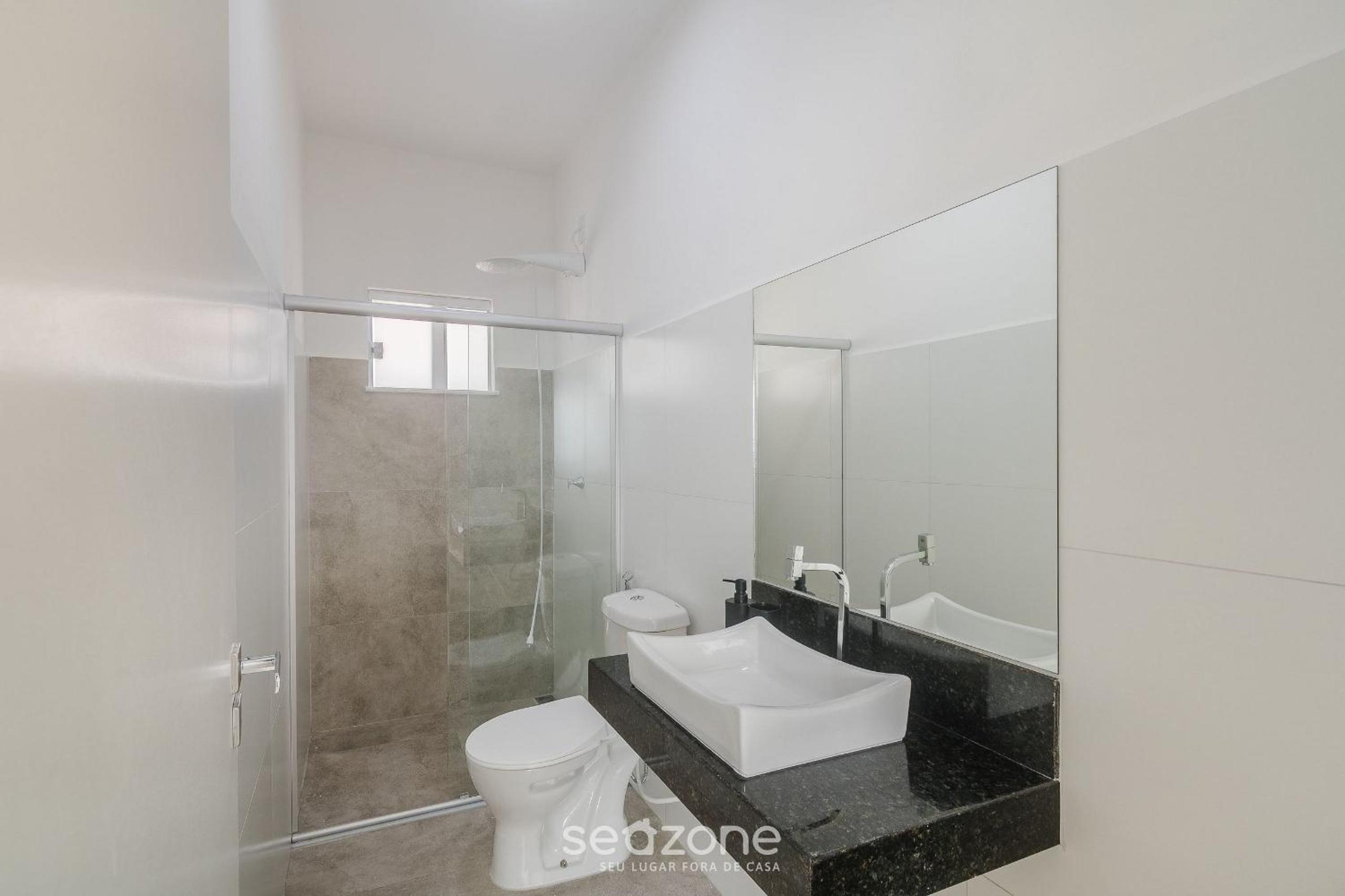 4-Bedroom Apart in Condominium with Pool VIF0104