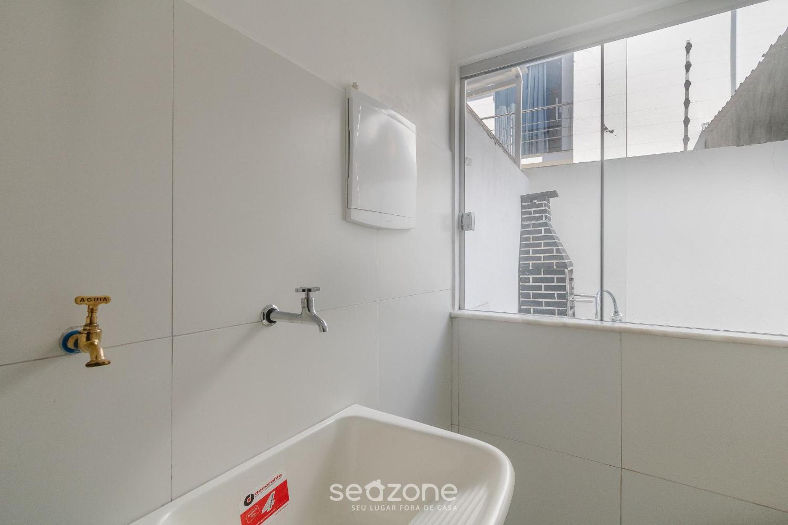 4-Bedroom Apart in Condominium with Pool VIF0104