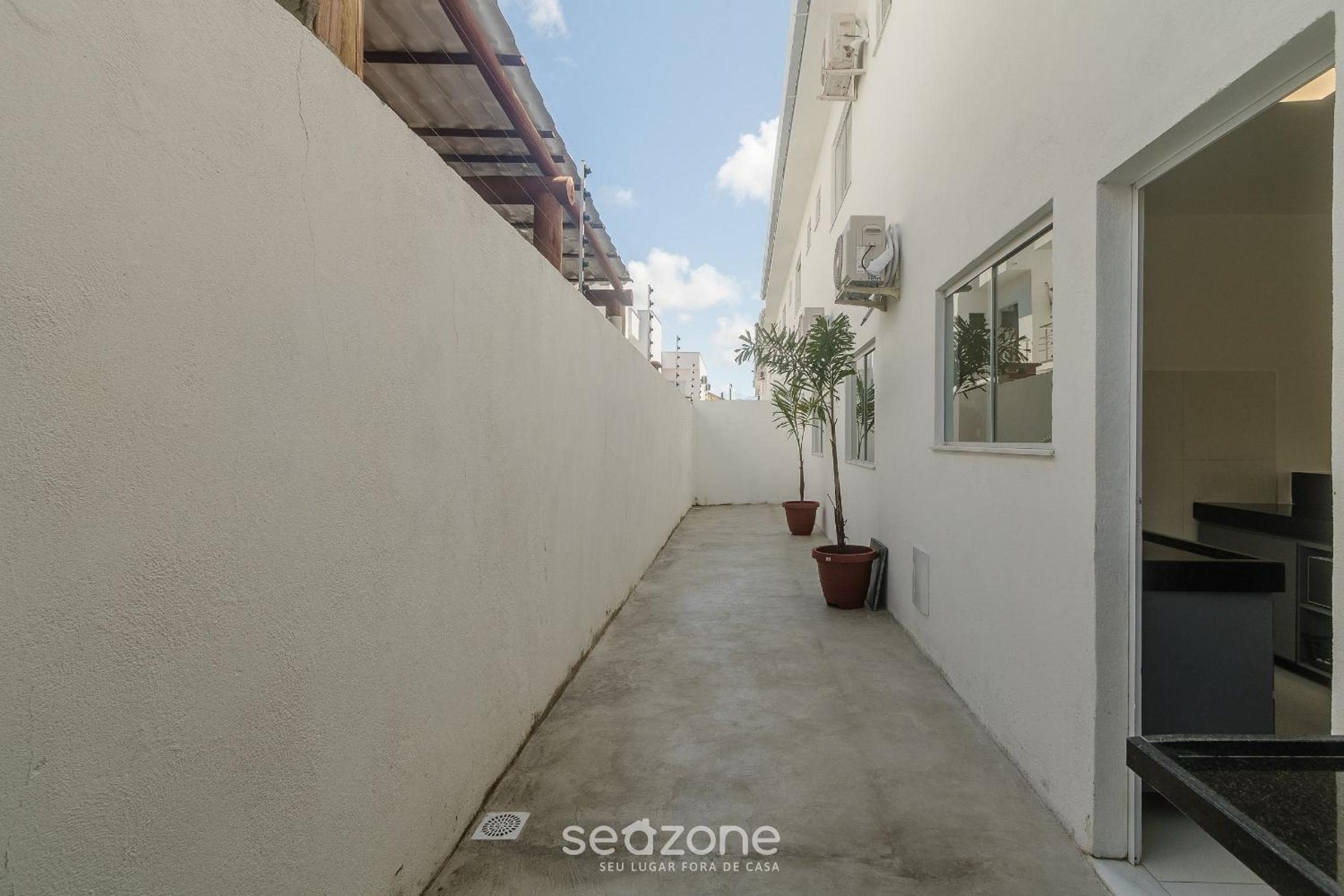 4-Bedroom Apart in Condominium with Pool VIF0104