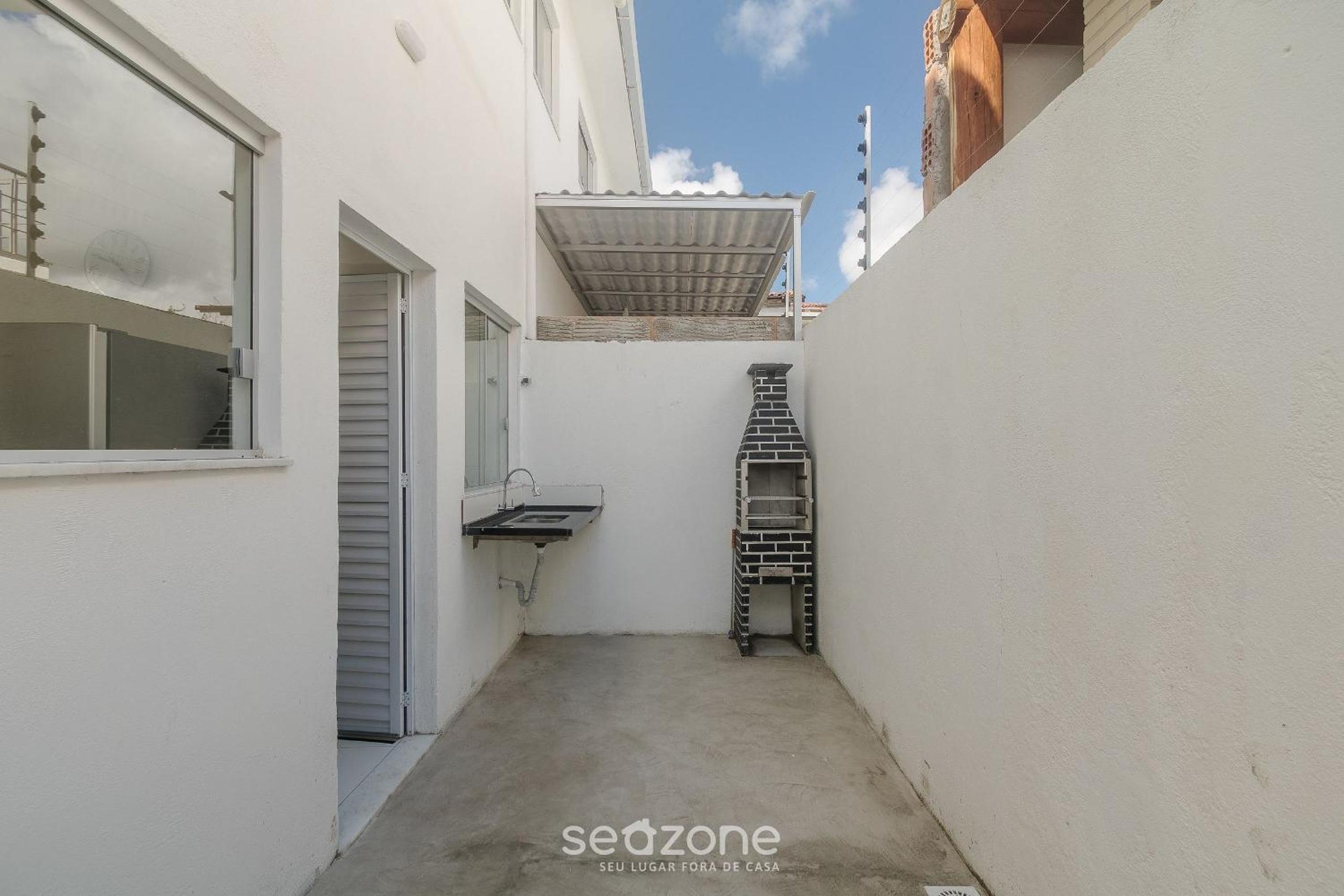 4-Bedroom Apart in Condominium with Pool VIF0104