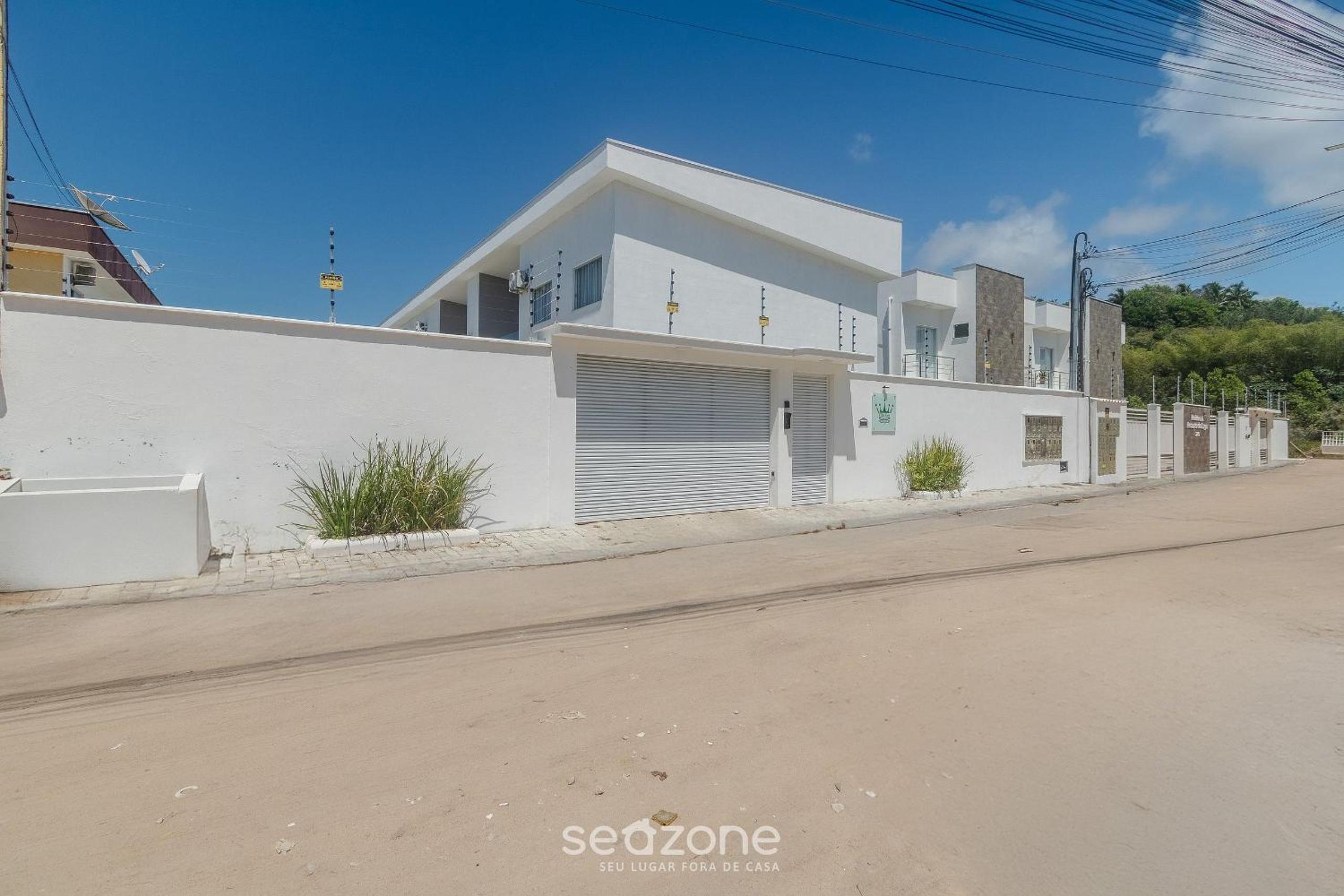 4-Bedroom Apart in Condominium with Pool VIF0104