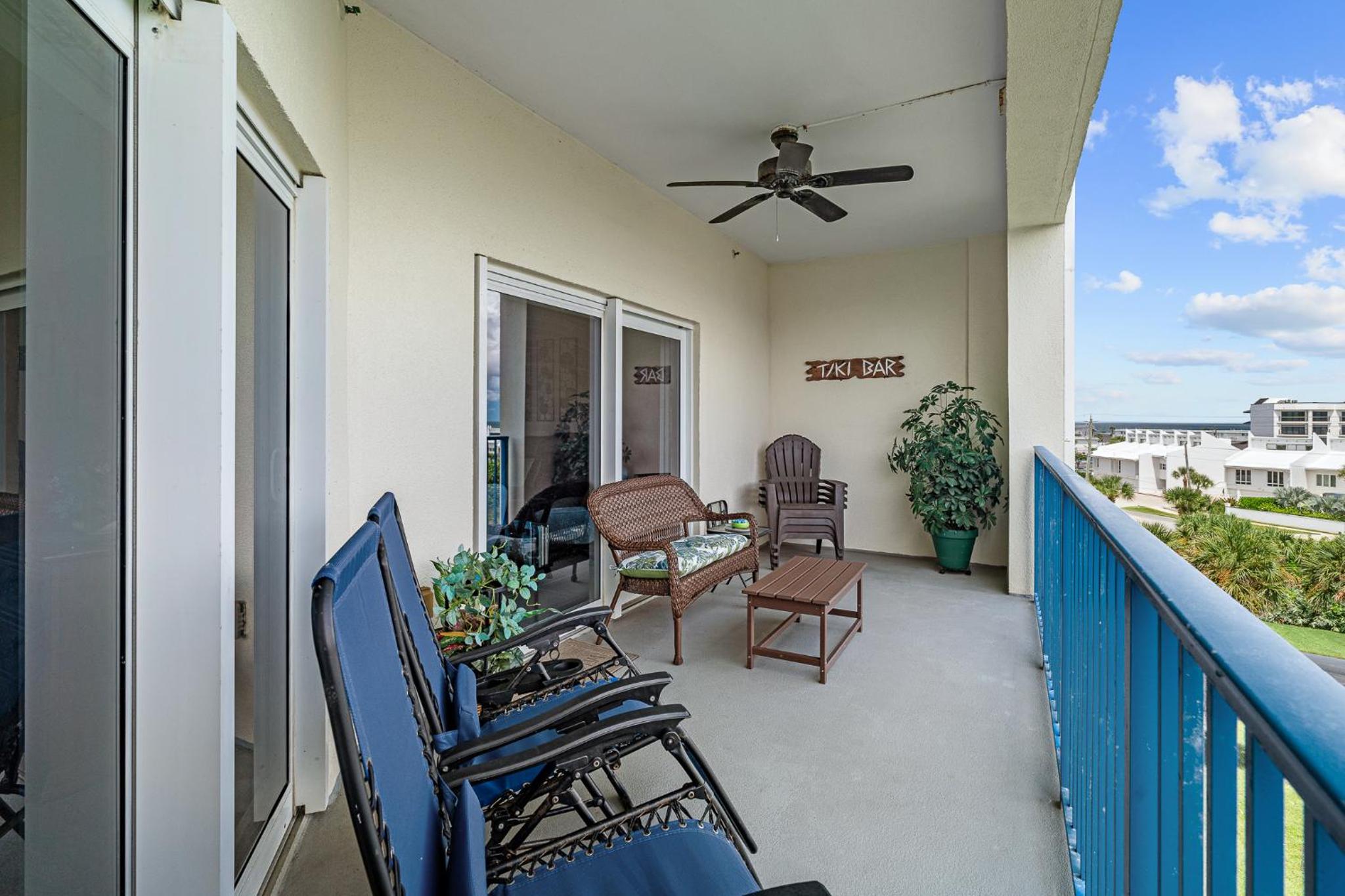 Dog Friendly 3BR Condo Walk to Beach & Pool