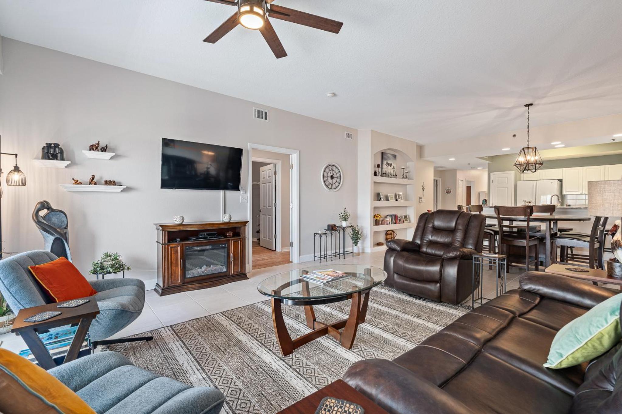 Dog Friendly 3BR Condo Walk to Beach & Pool
