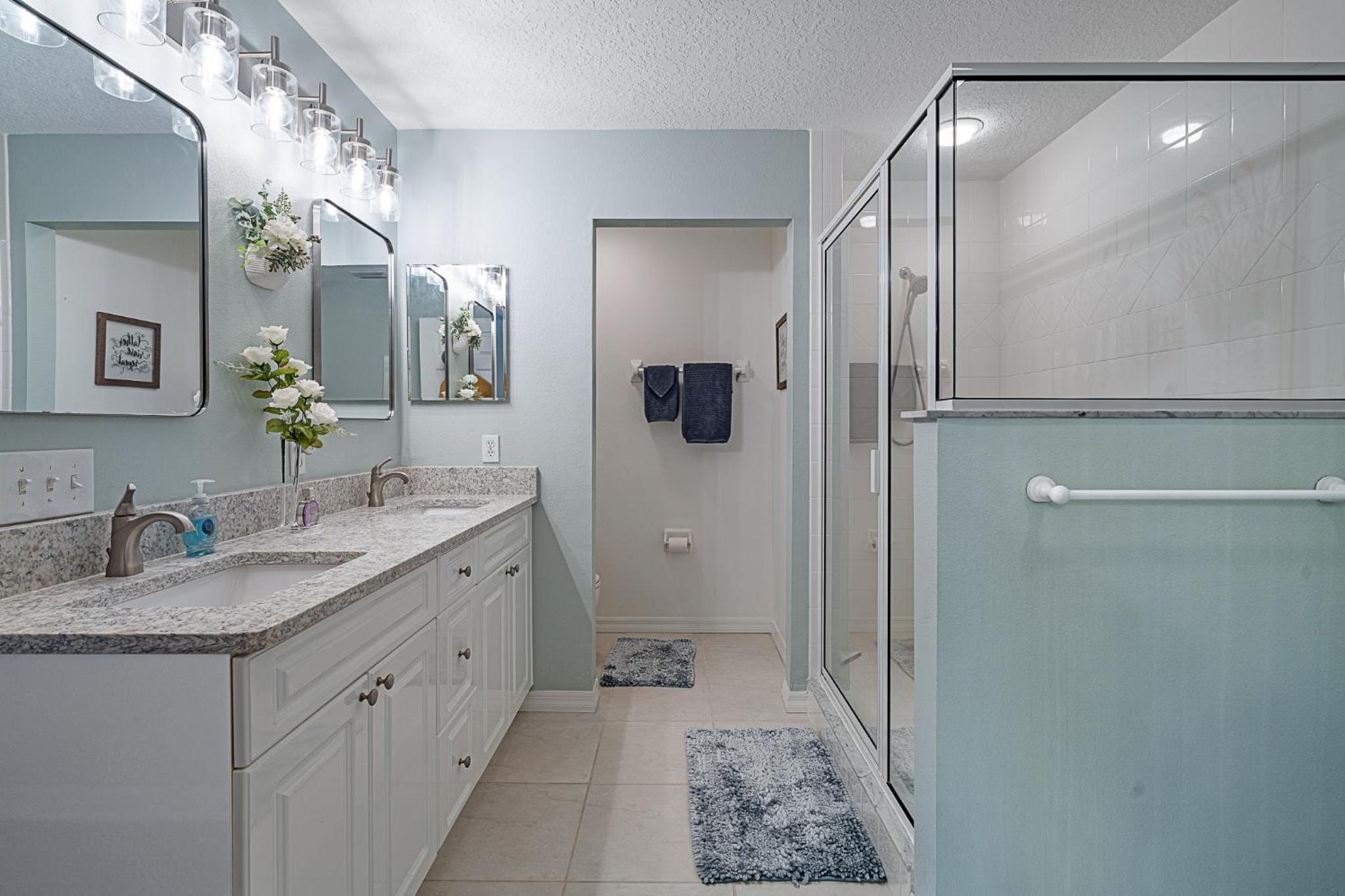Dog Friendly 3BR Condo Walk to Beach & Pool
