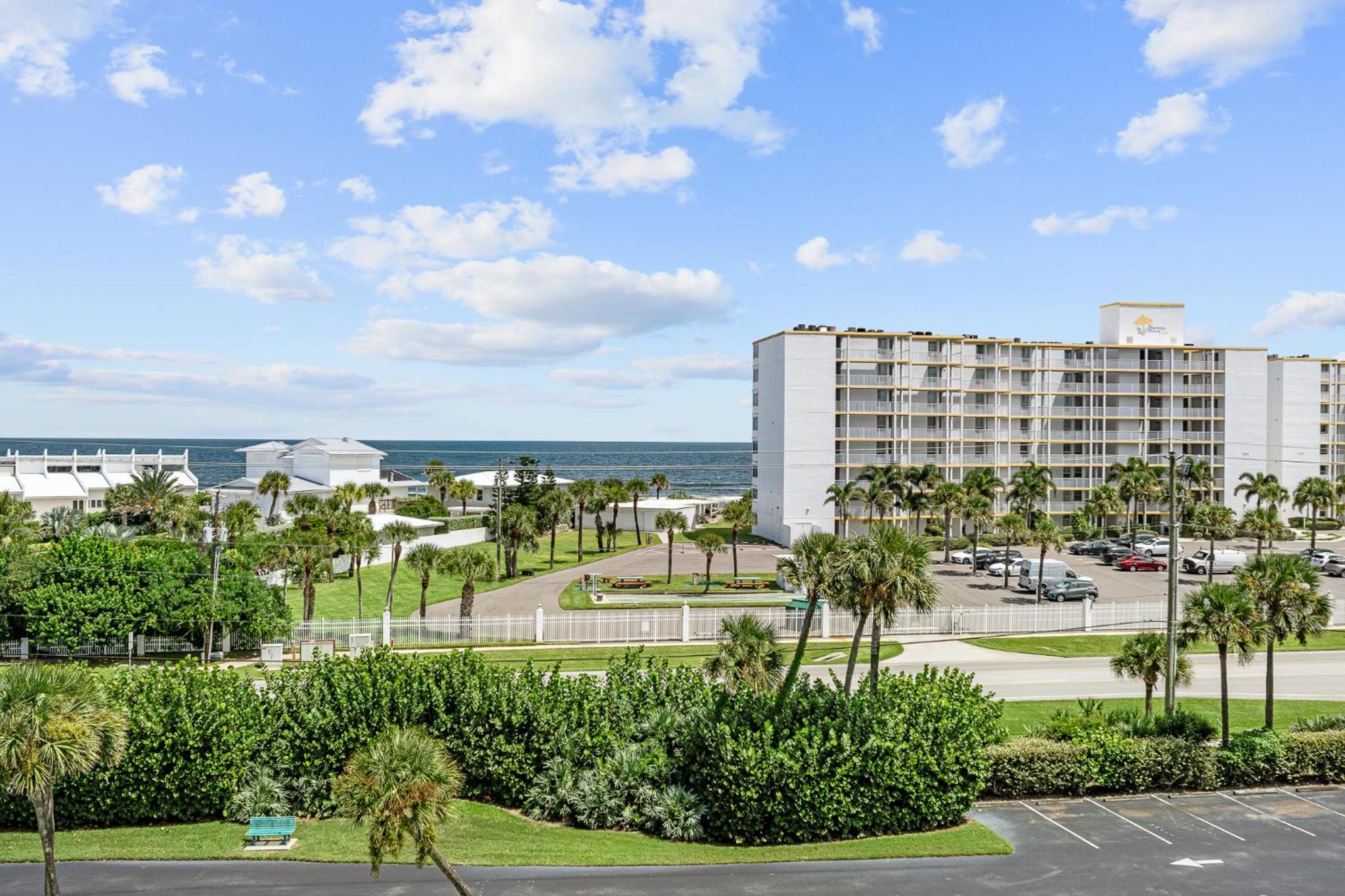 Dog Friendly 3BR Condo Walk to Beach & Pool