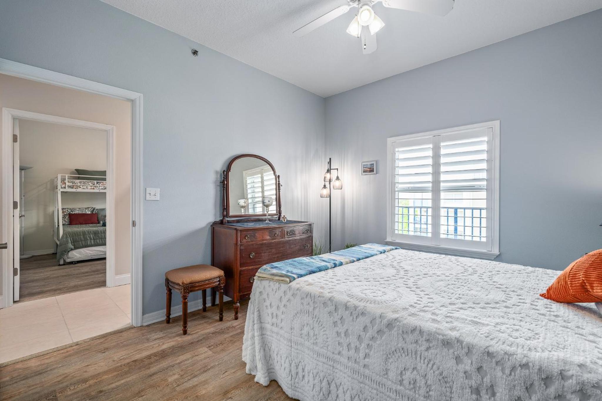 Dog Friendly 3BR Condo Walk to Beach & Pool