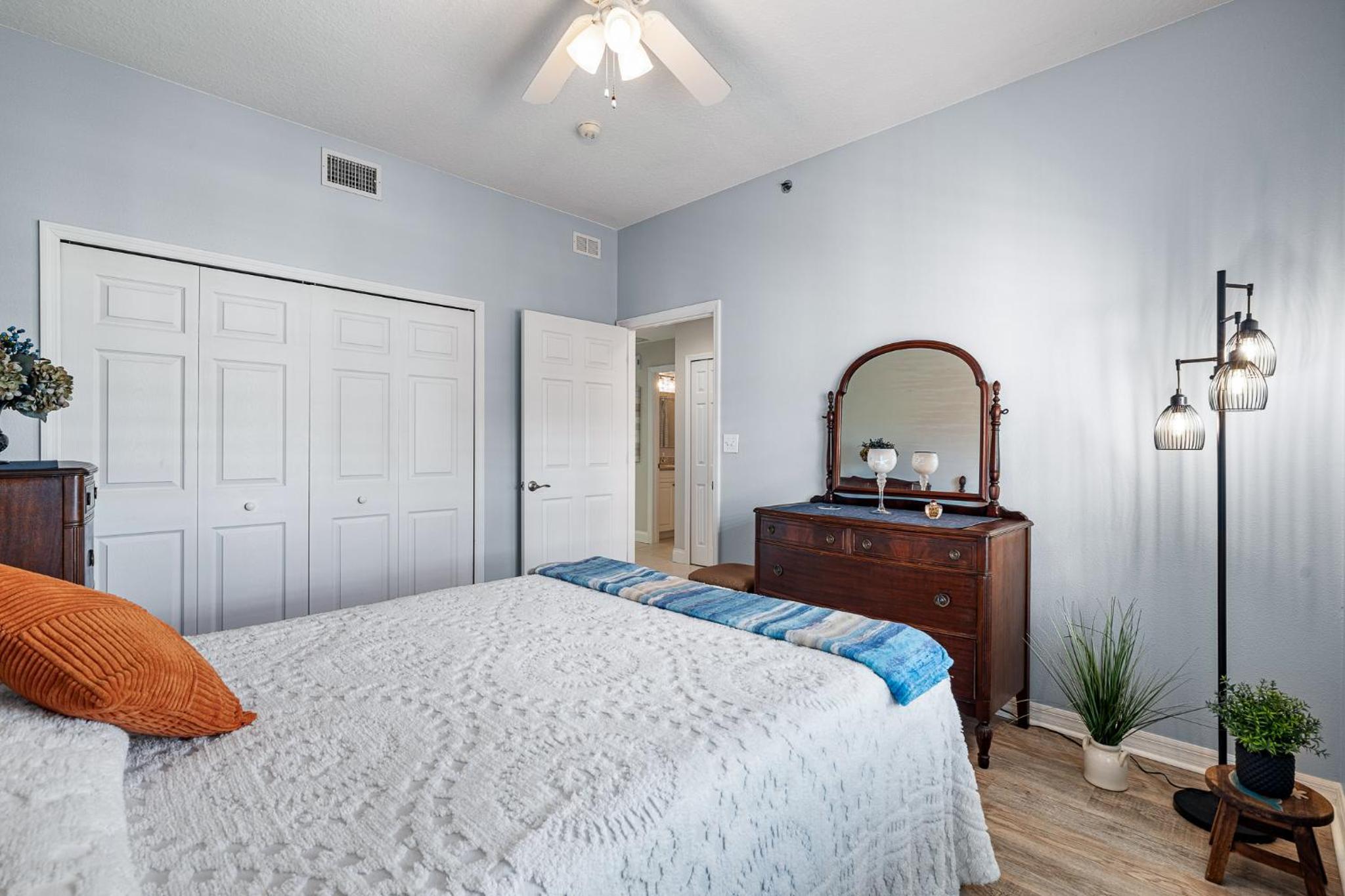 Dog Friendly 3BR Condo Walk to Beach & Pool