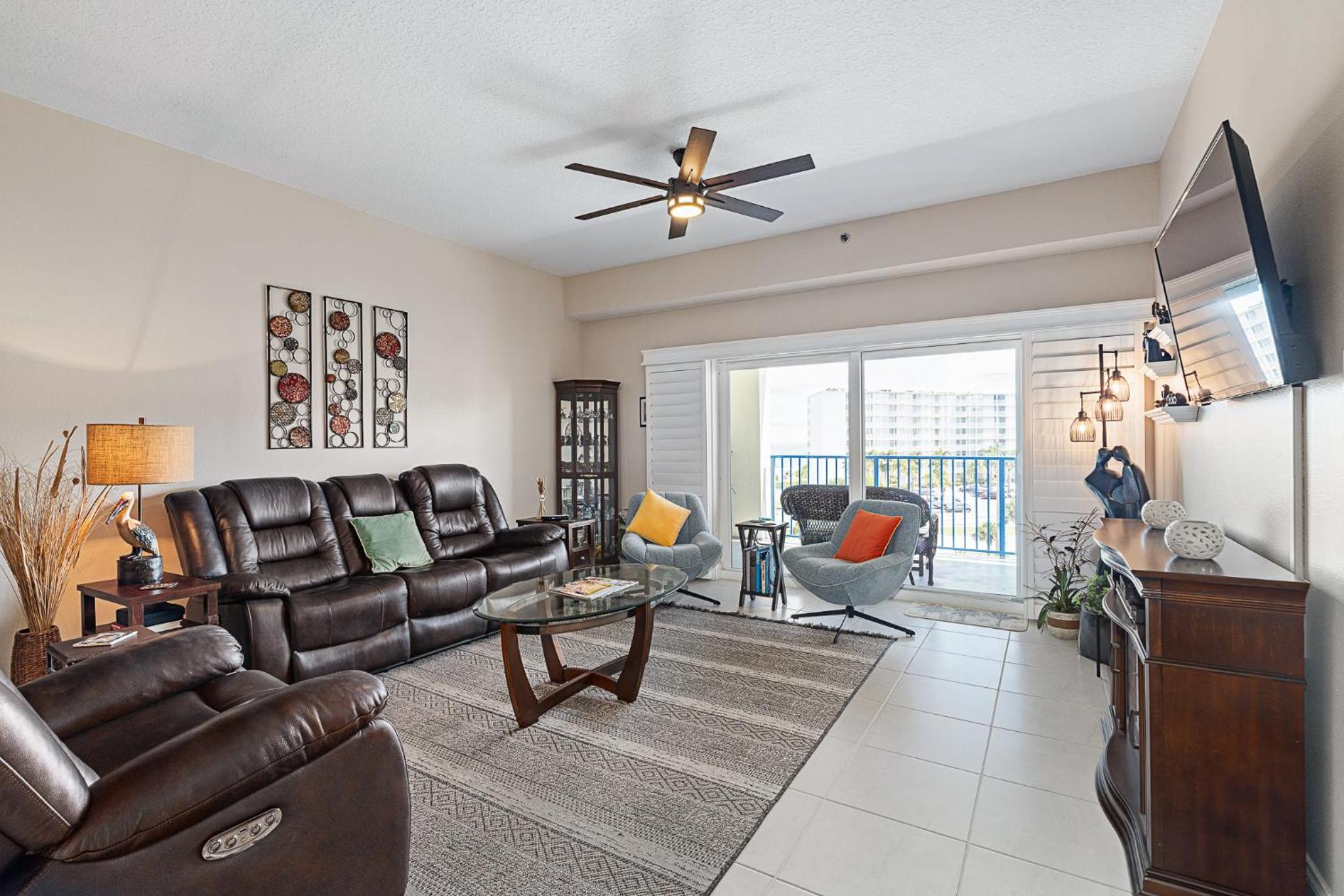 Dog Friendly 3BR Condo Walk to Beach & Pool