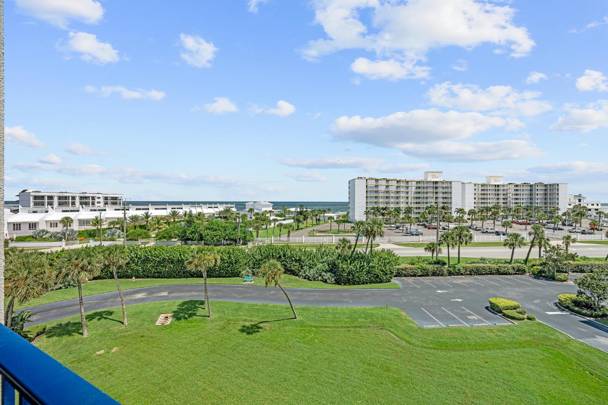 Dog Friendly 3BR Condo Walk to Beach & Pool