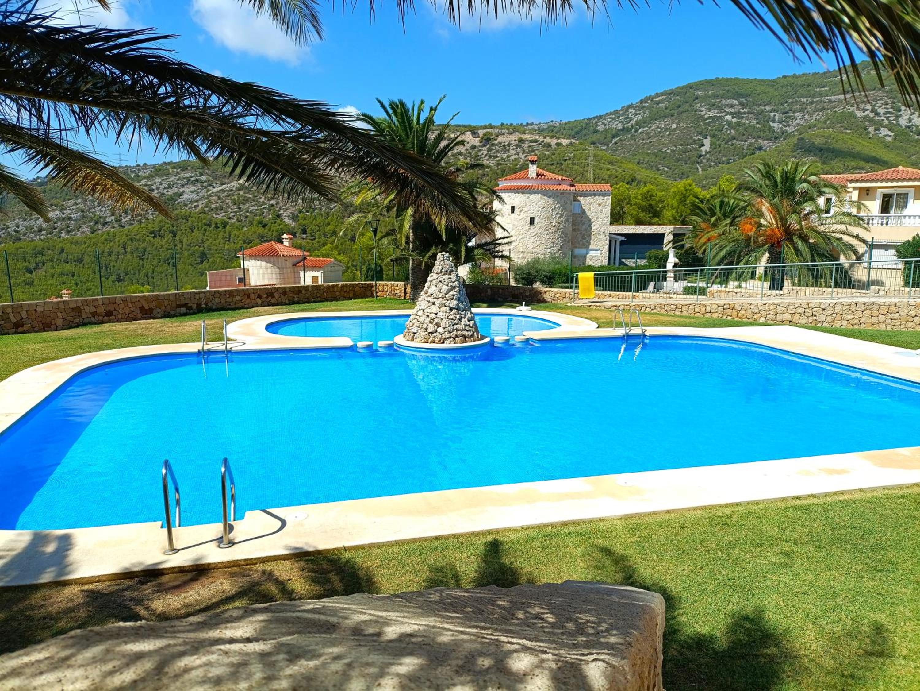 Alcossebre Panorama Suite, Piscina y Terraza con Vistas