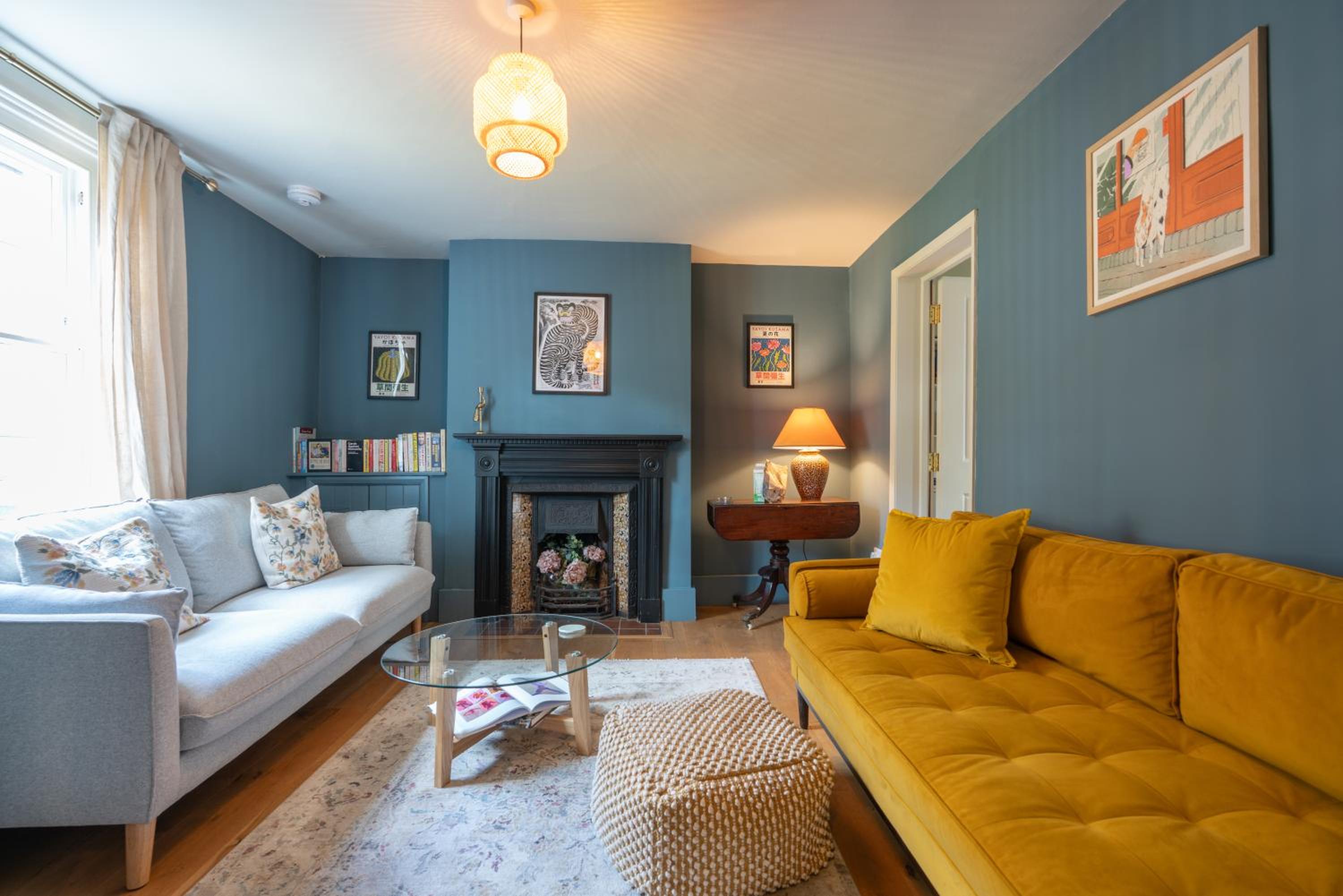 Spacious City-Centre House near Train Station & Business School, with Garden