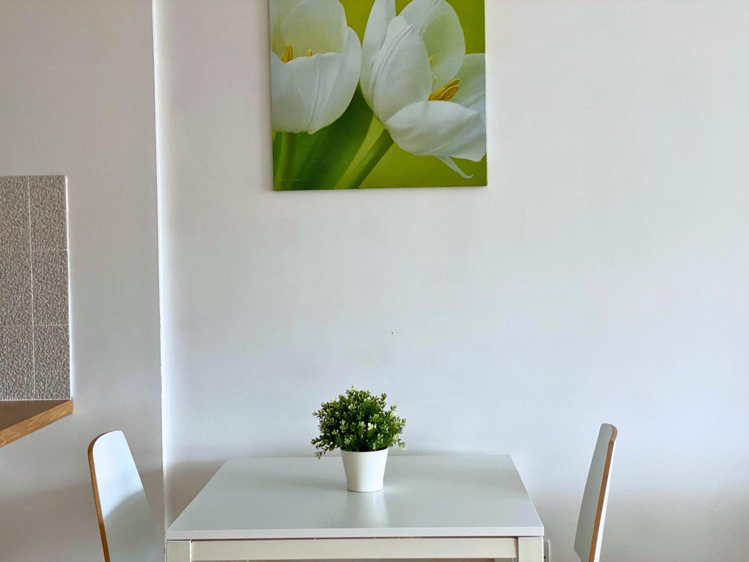 Executive North London Southgate Serviced Apartment - Contractors Ready