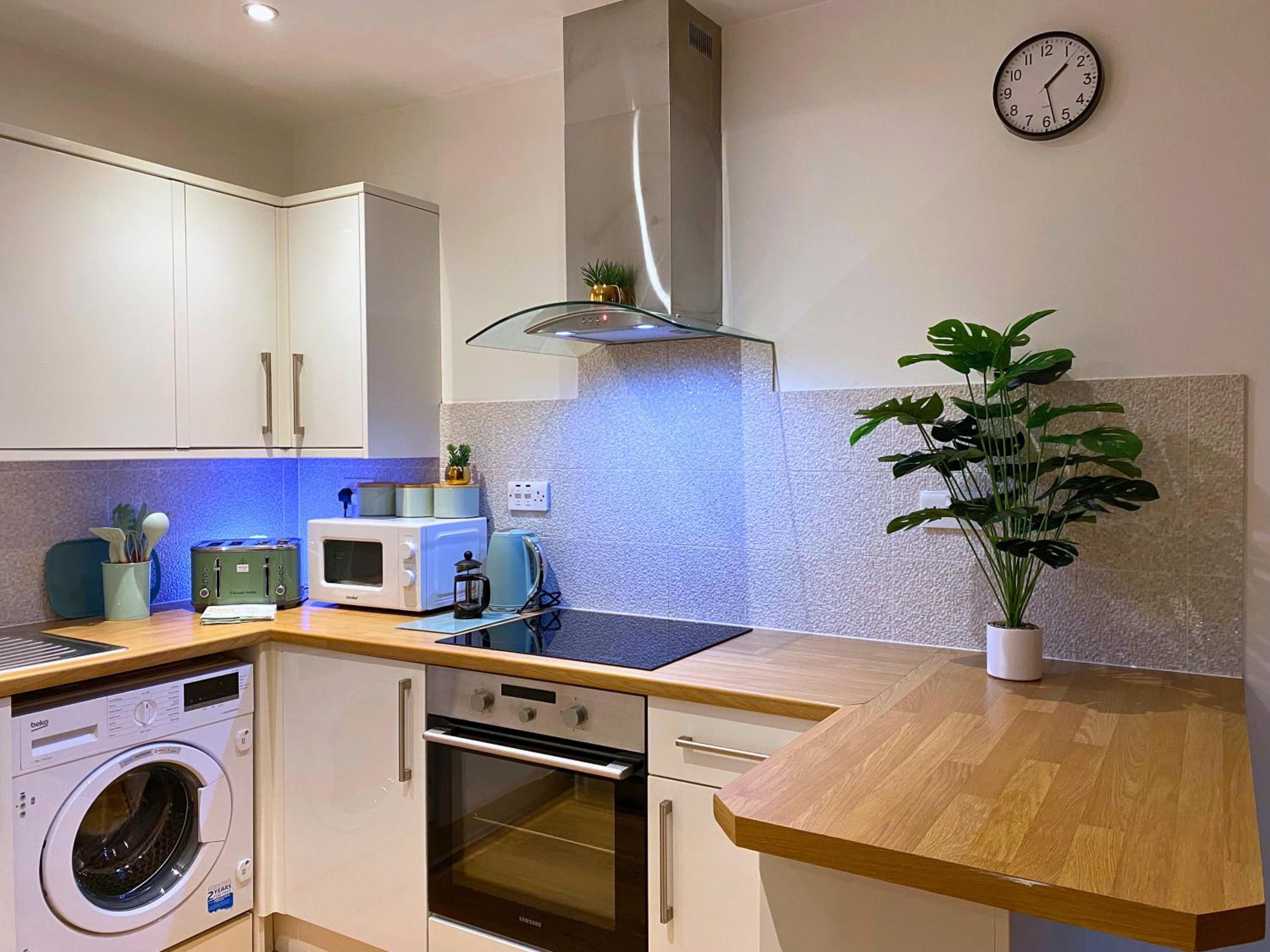 Executive North London Southgate Serviced Apartment - Contractors Ready