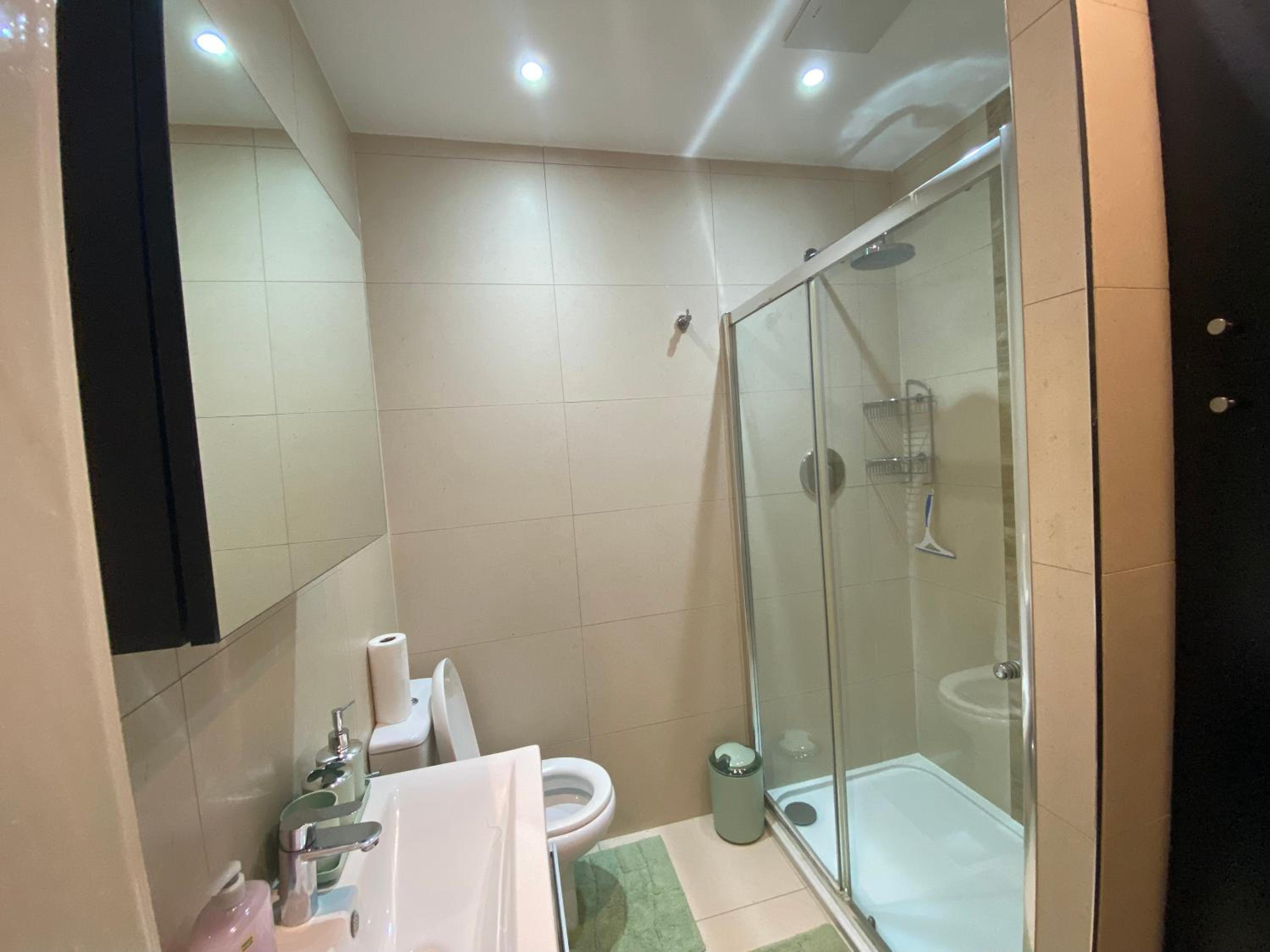 Executive North London Southgate Serviced Apartment - Contractors Ready