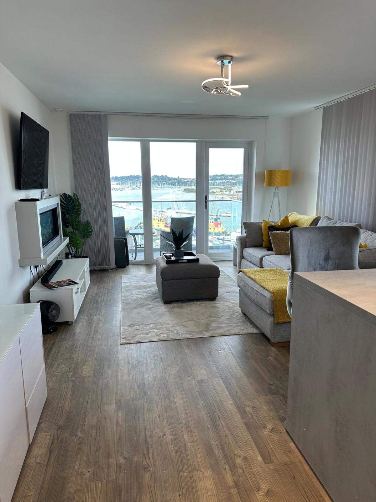 Waterfront - long stay apartment