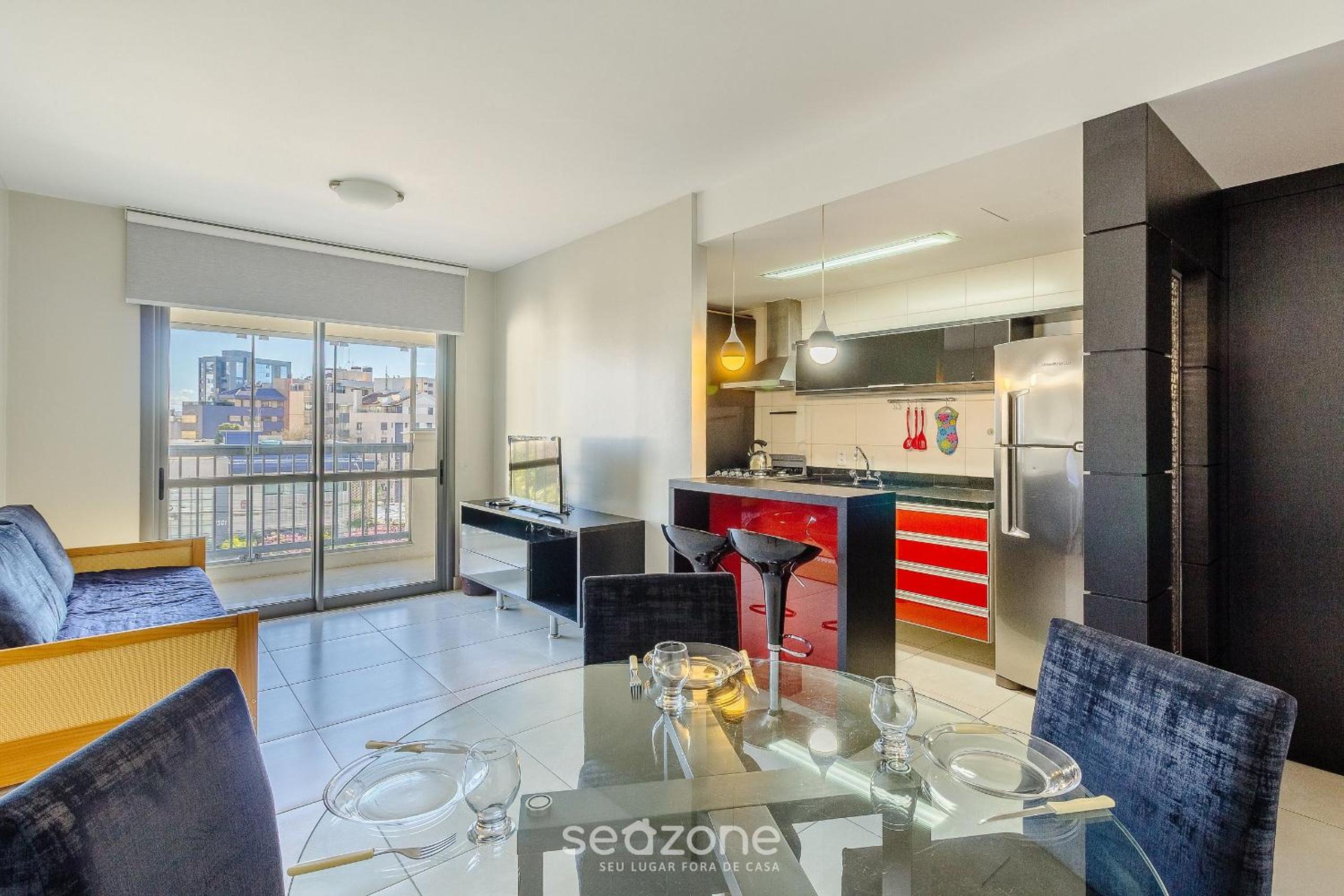 Modern Apt w/ BBQ & Garage UCR0505