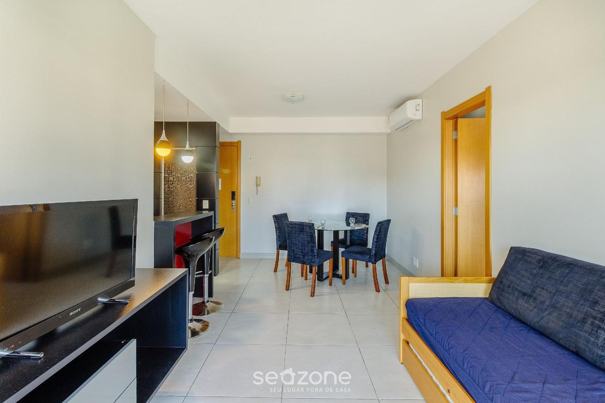 Modern Apt w/ BBQ & Garage UCR0505