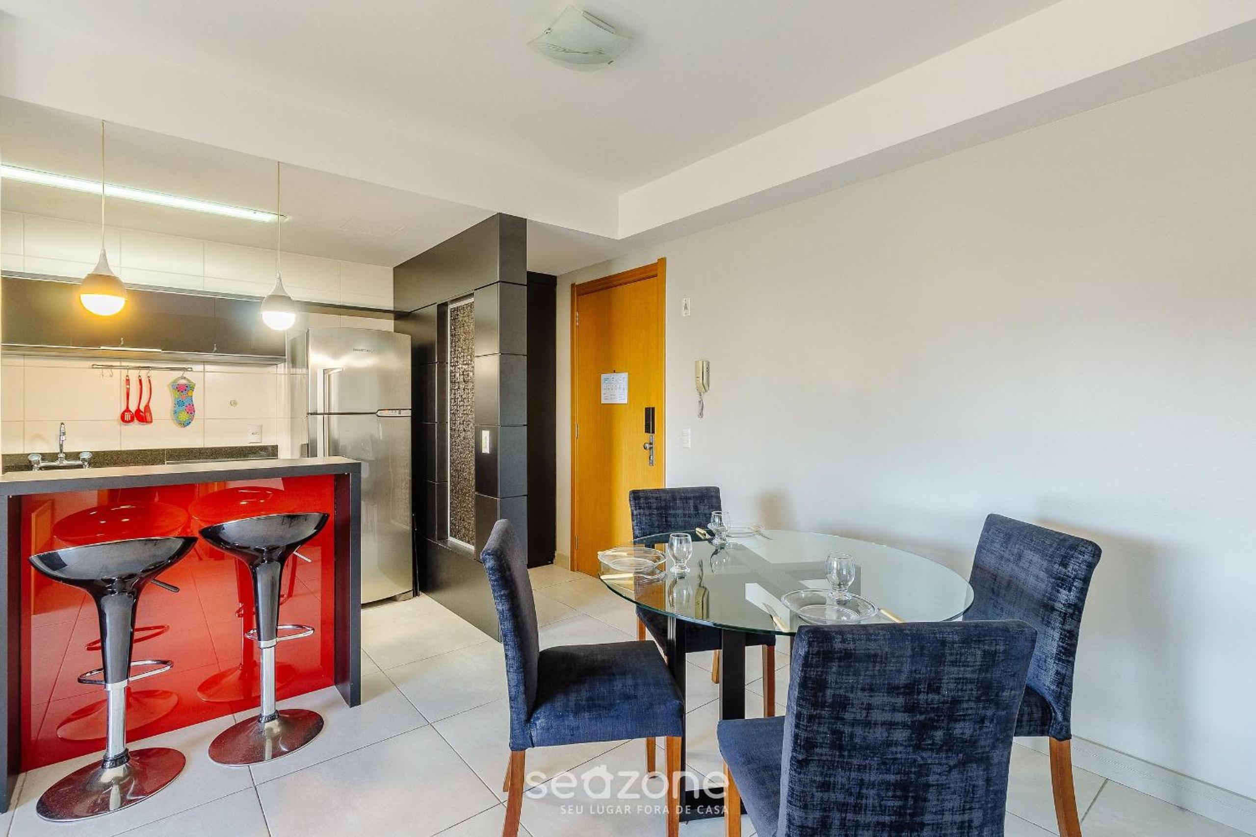 Modern Apt w/ BBQ & Garage UCR0505