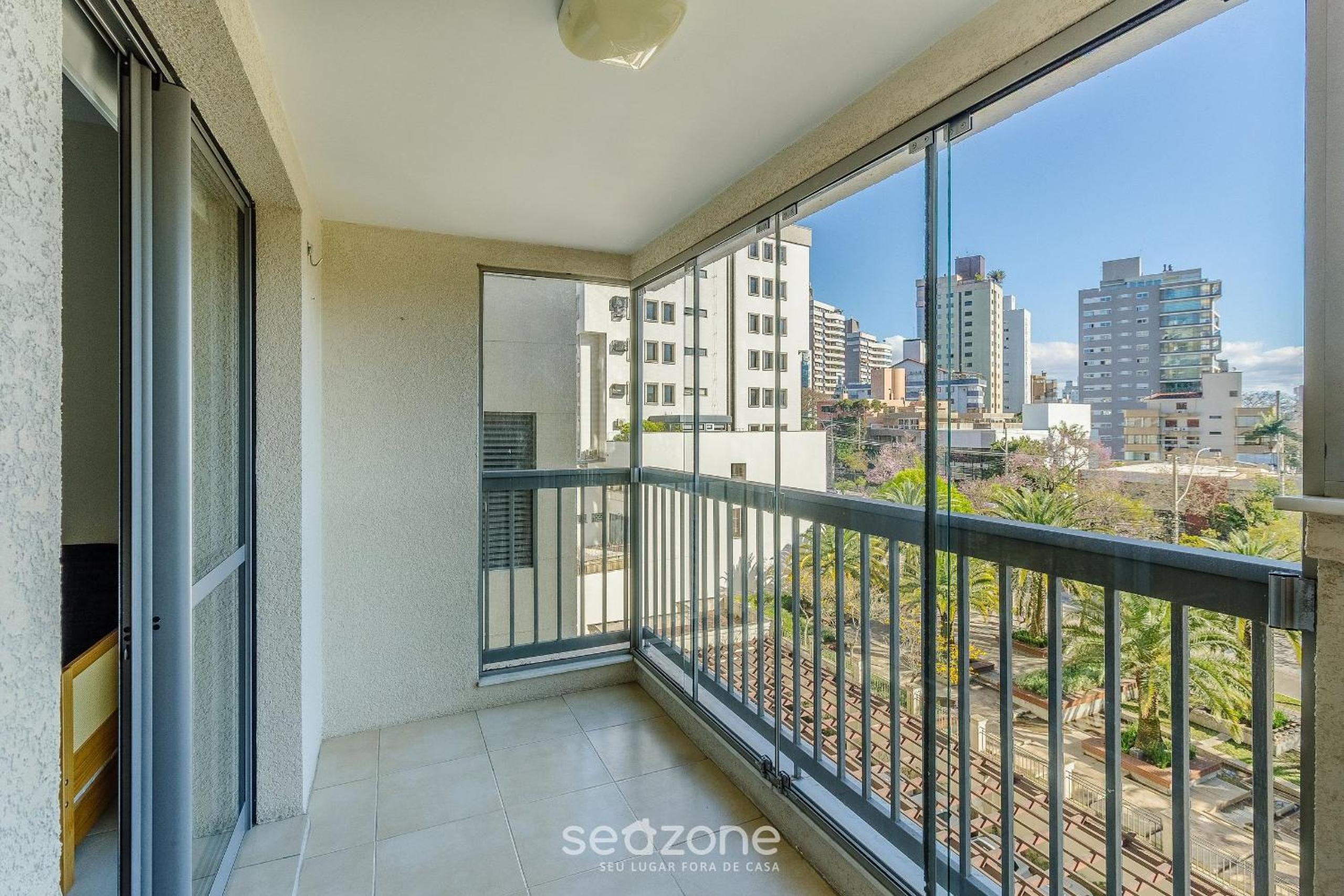 Modern Apt w/ BBQ & Garage UCR0505