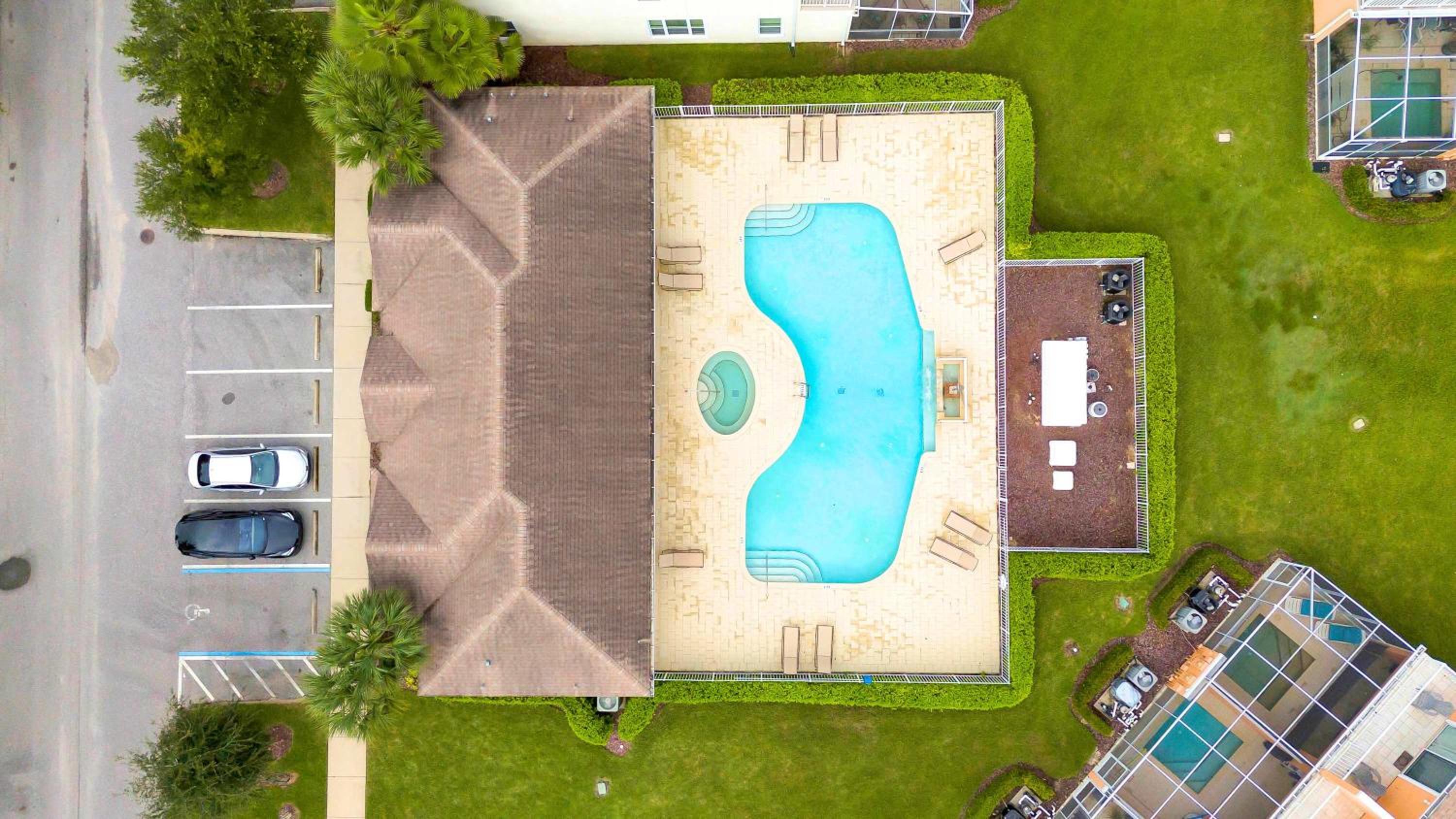 Spacious 3BR with Clubhouses and Splash Fun
