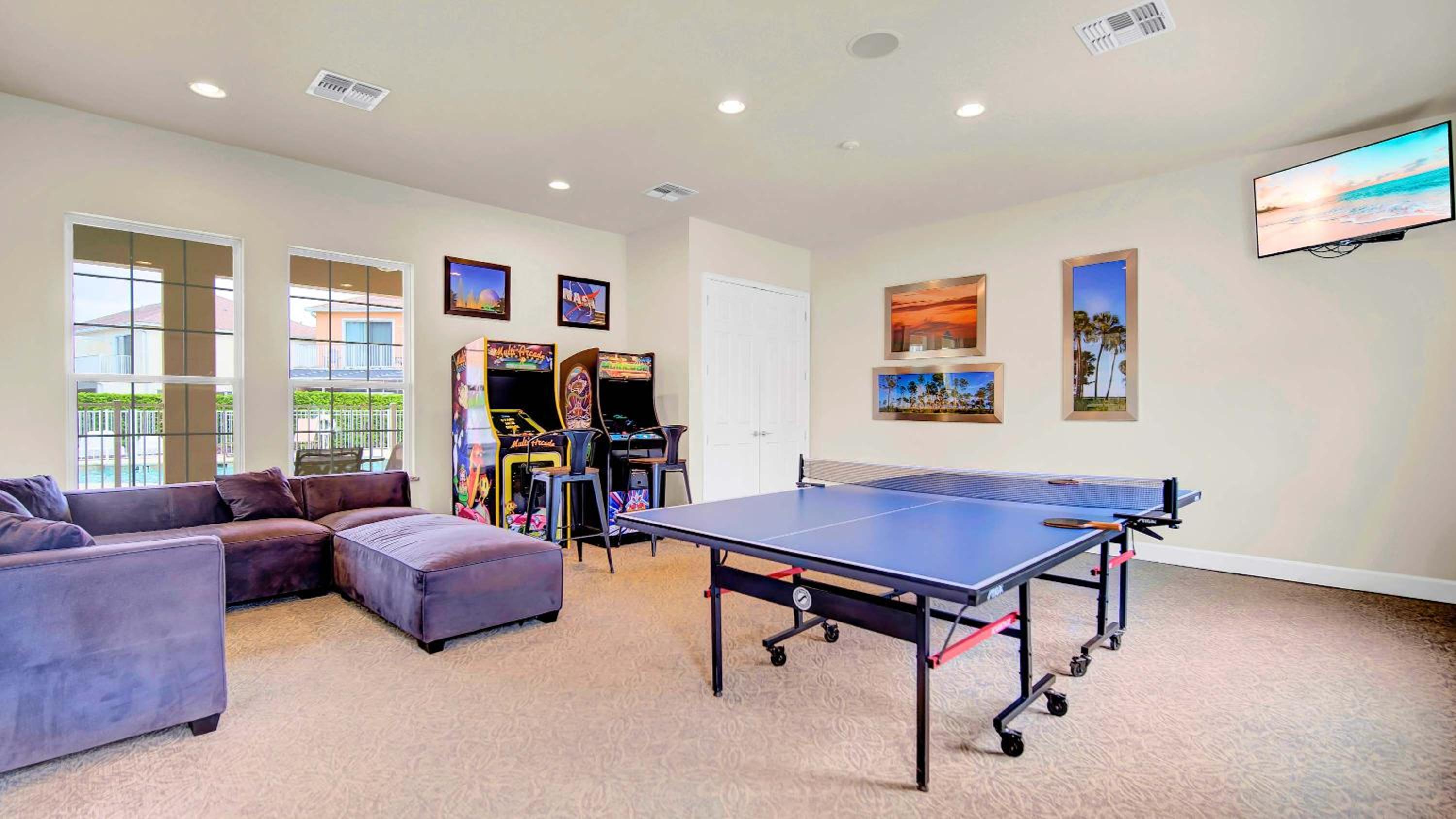 Spacious 3BR with Clubhouses and Splash Fun