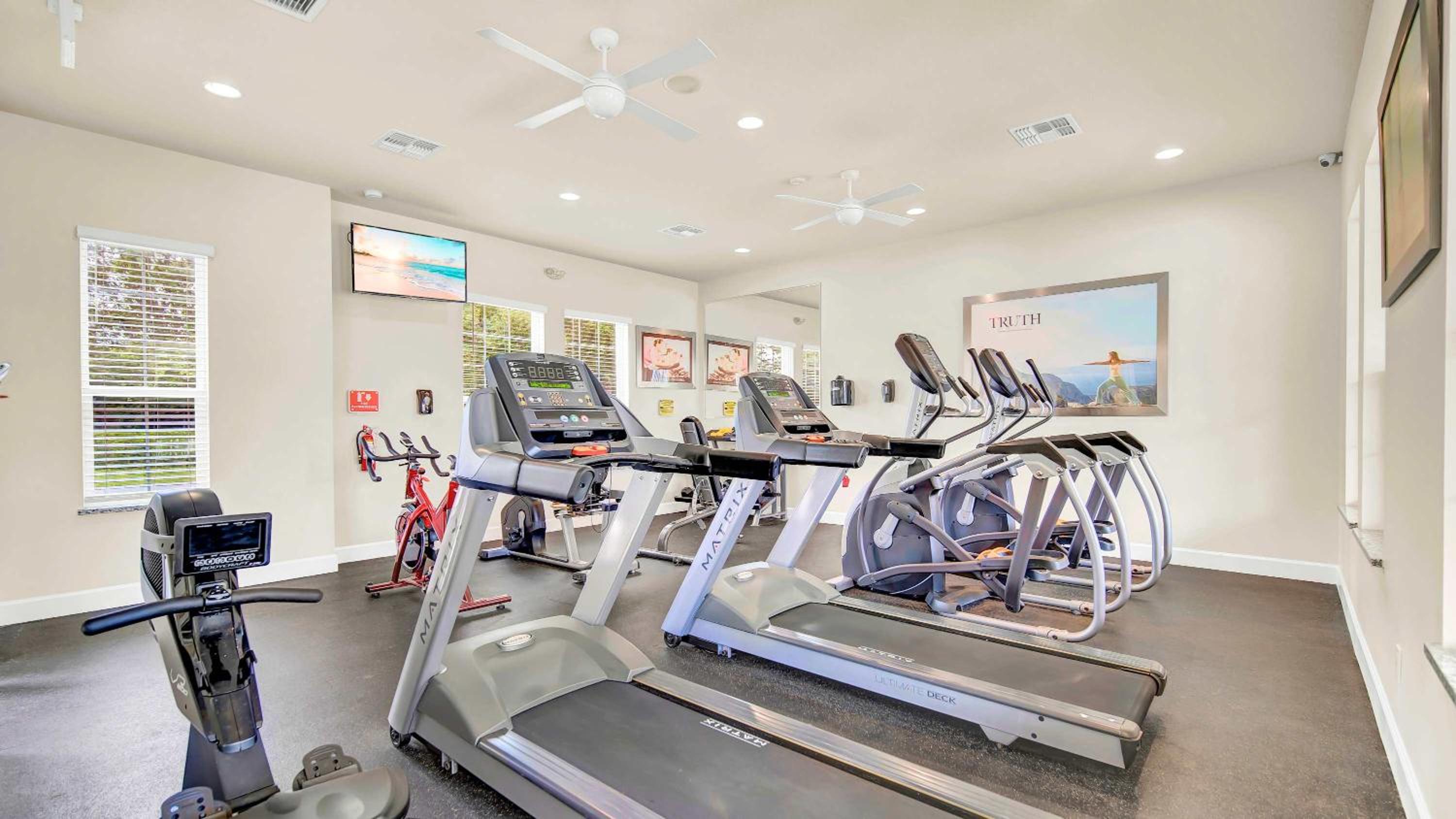 Spacious 3BR with Clubhouses and Splash Fun