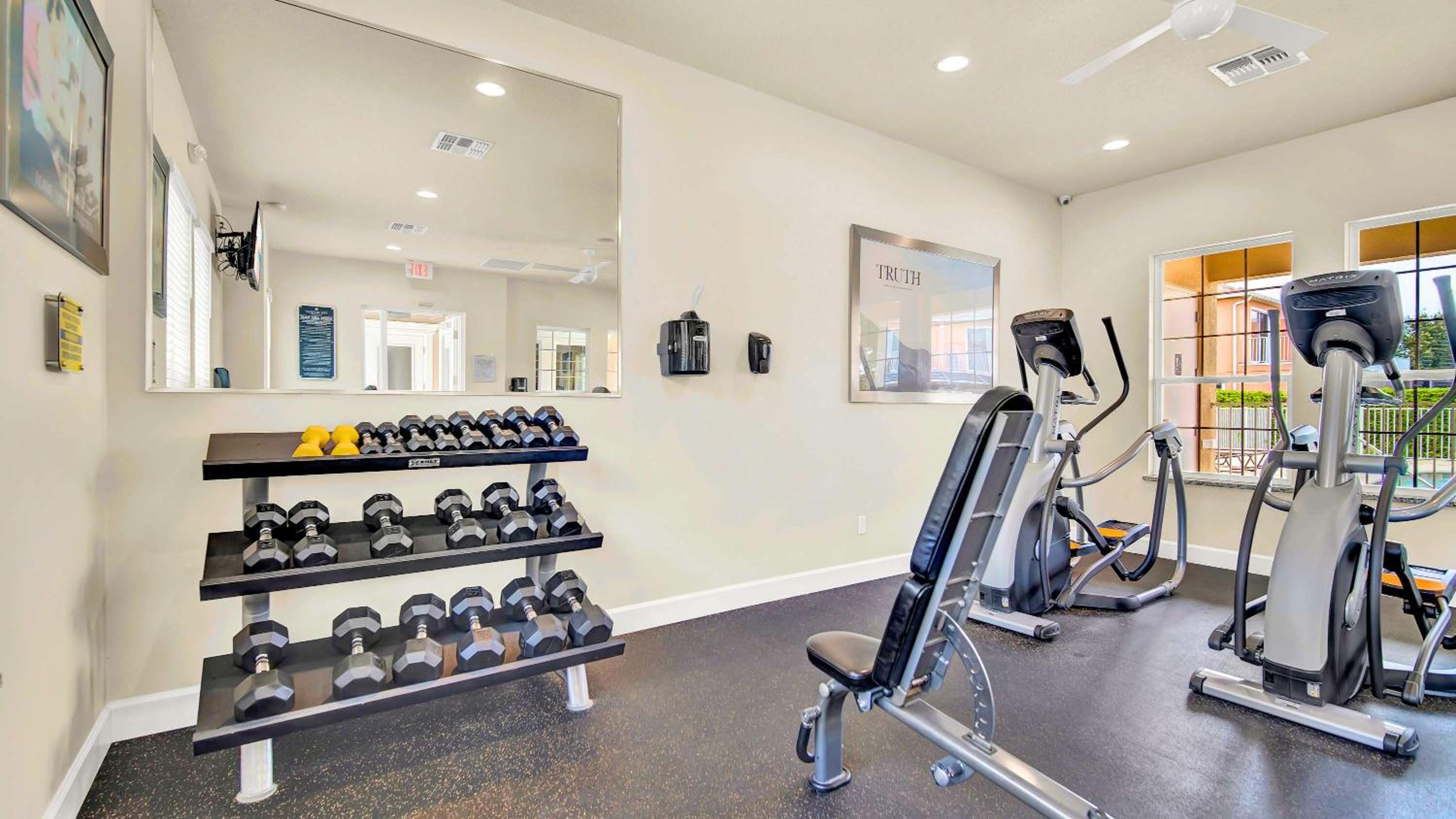 Spacious 3BR with Clubhouses and Splash Fun