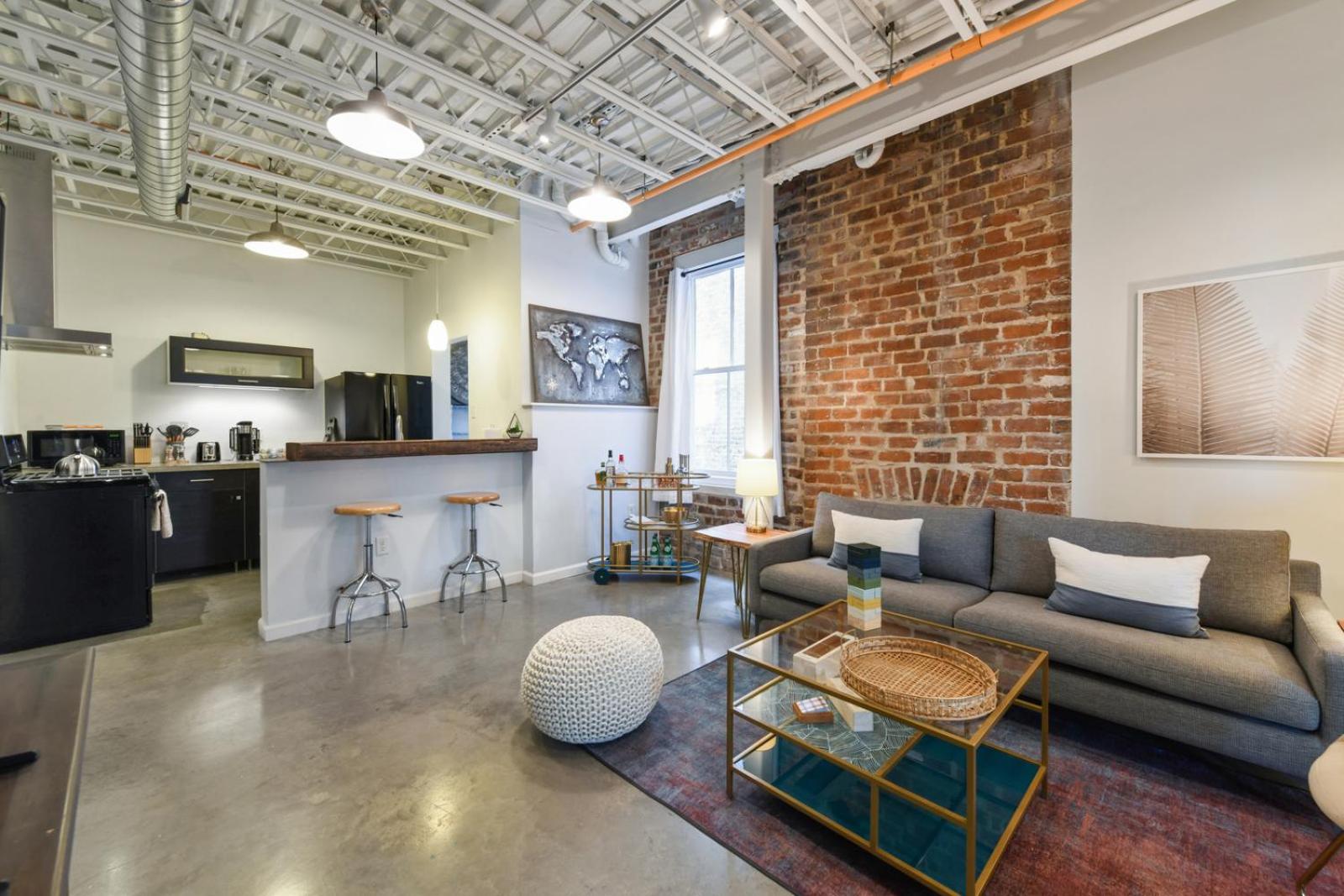 Warehouse District Intimate One Bedroom