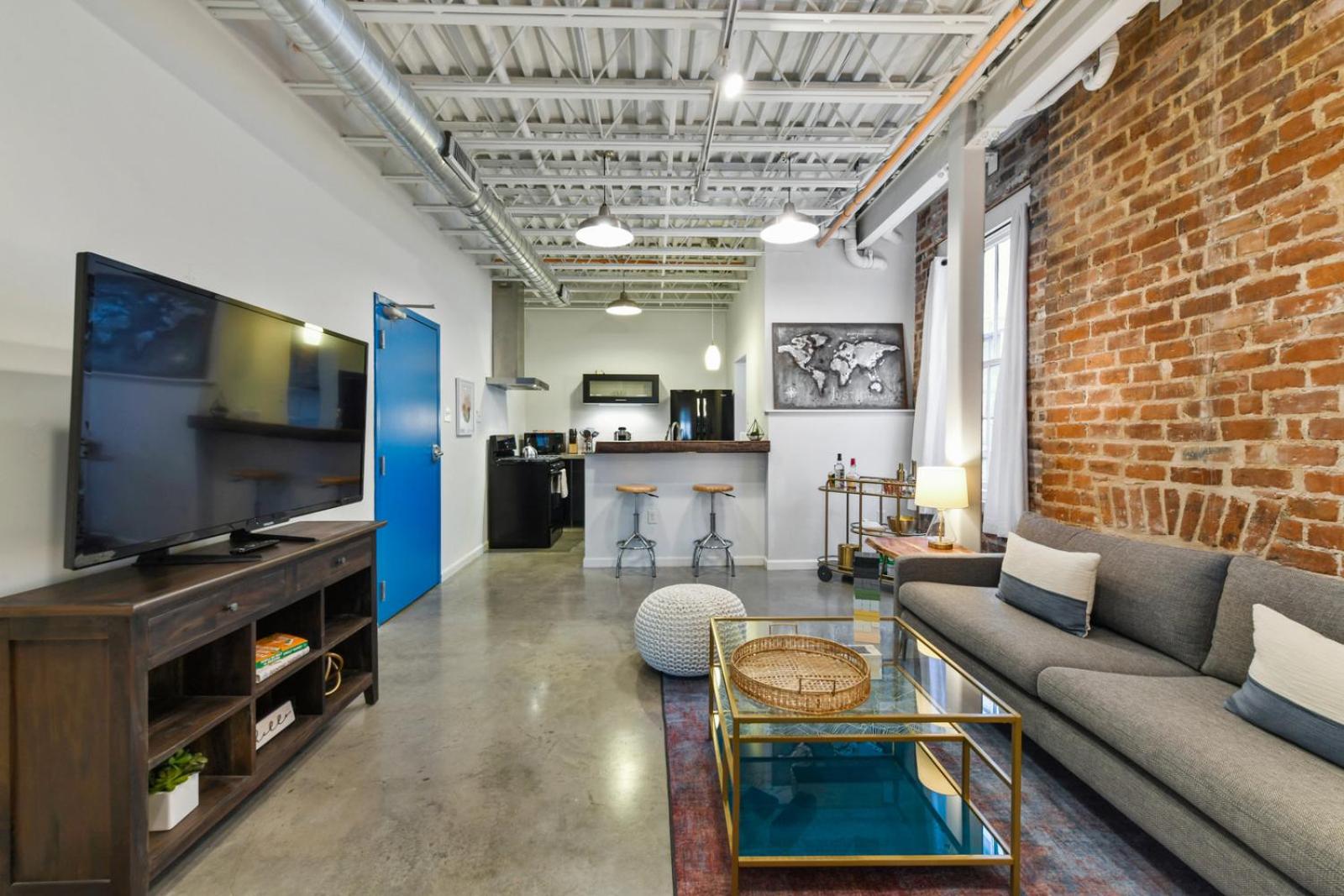 Warehouse District Intimate One Bedroom