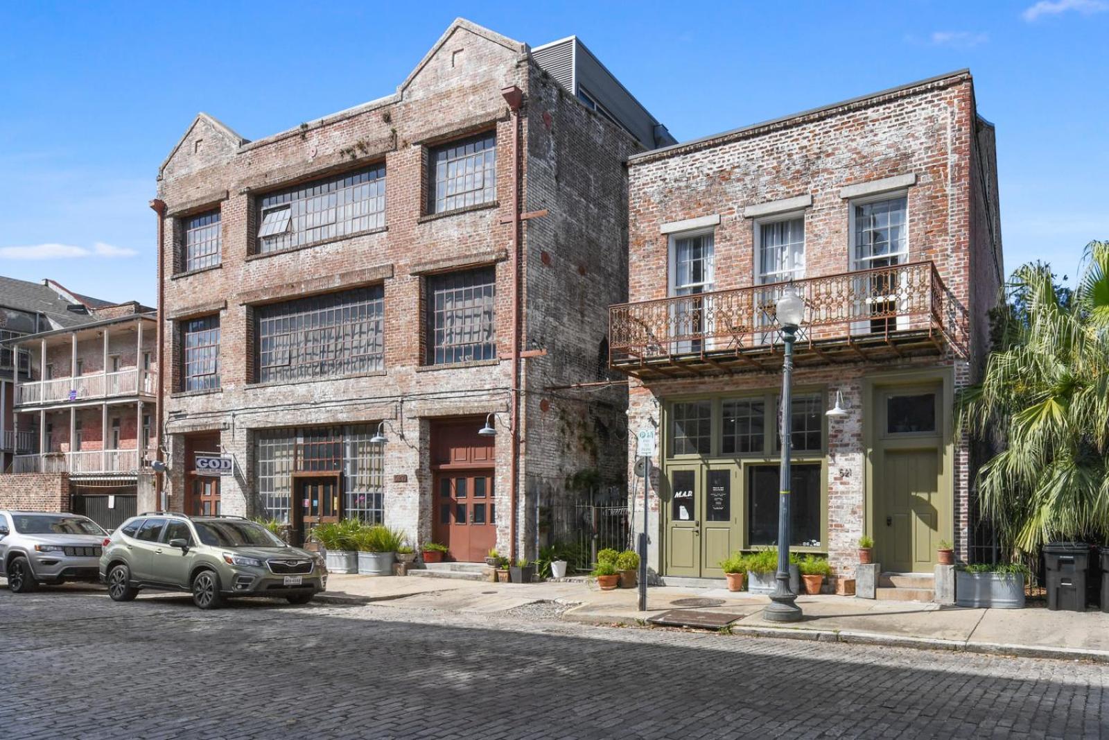 Warehouse District Intimate One Bedroom