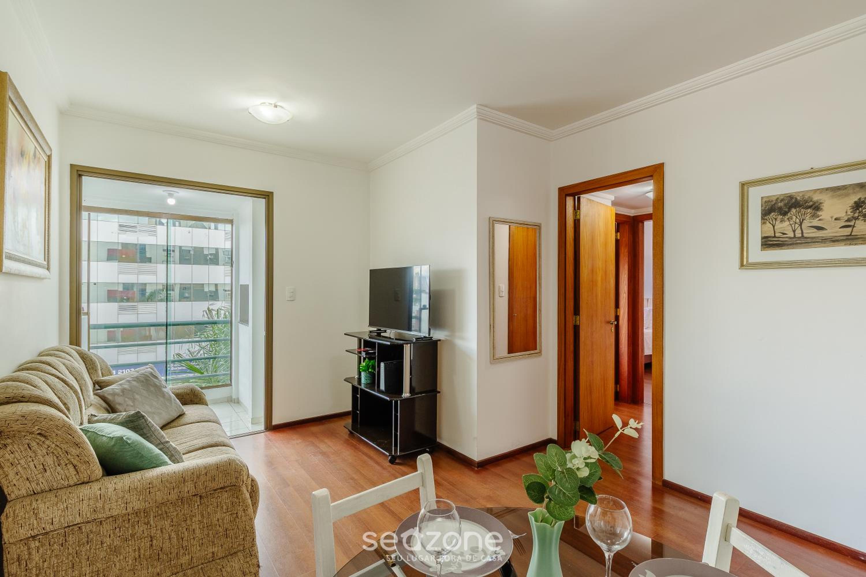 2BR Apt w/ BBQ & garage ROY0401