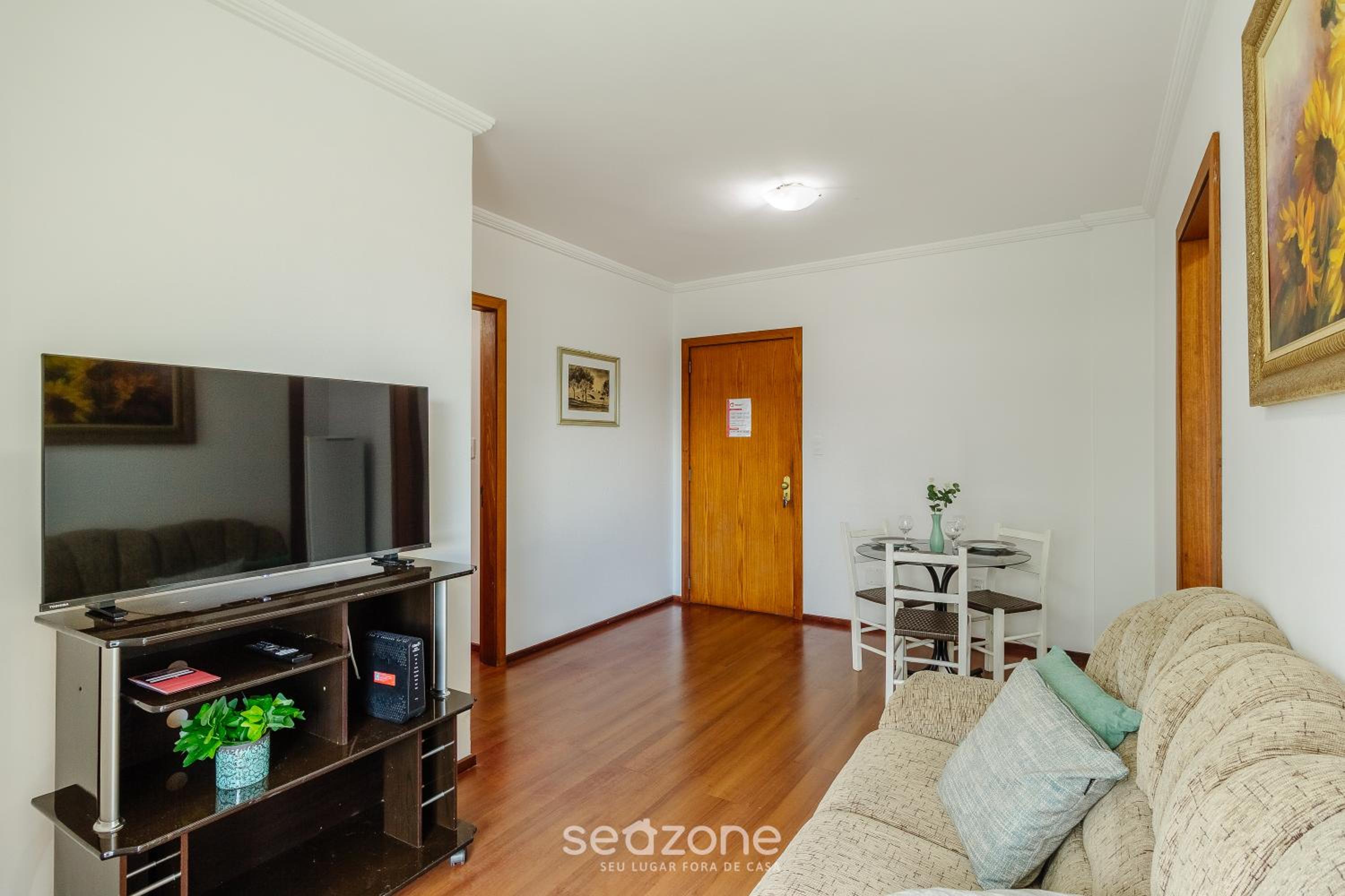 2BR Apt w/ BBQ & garage ROY0401