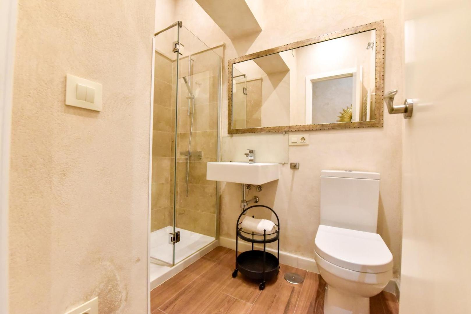 New! Unique Exclusive Apartment