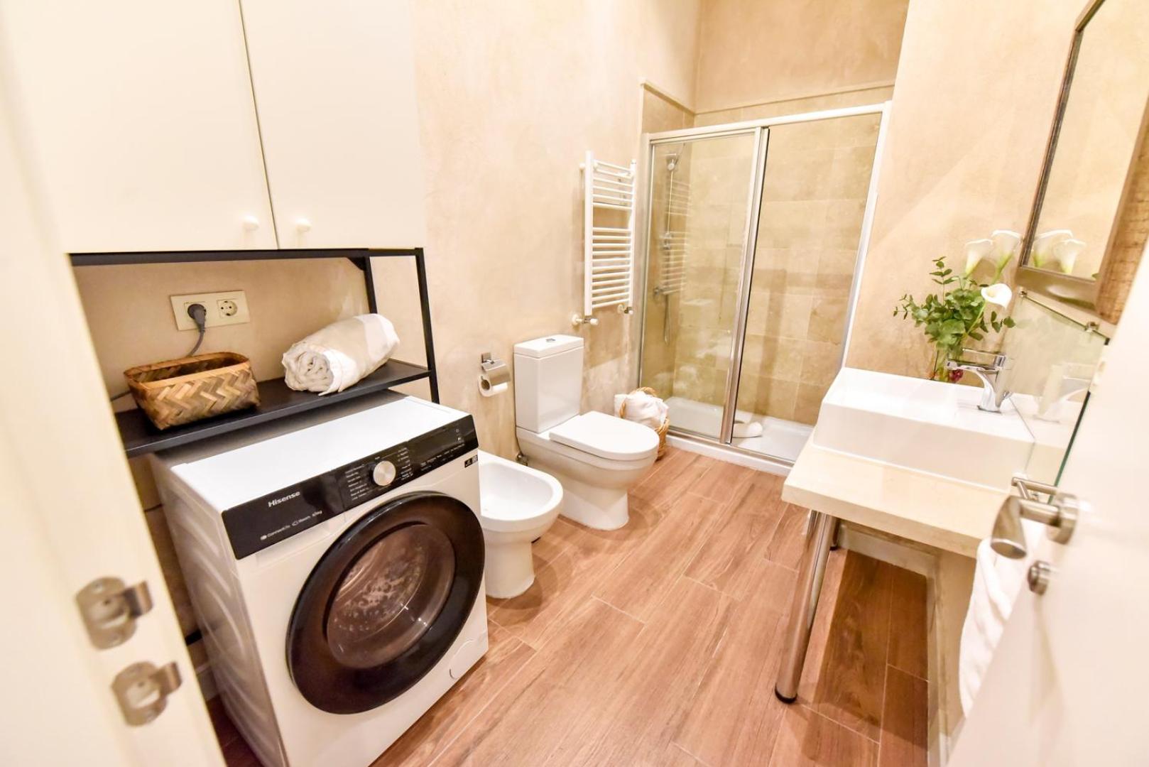 New! Unique Exclusive Apartment