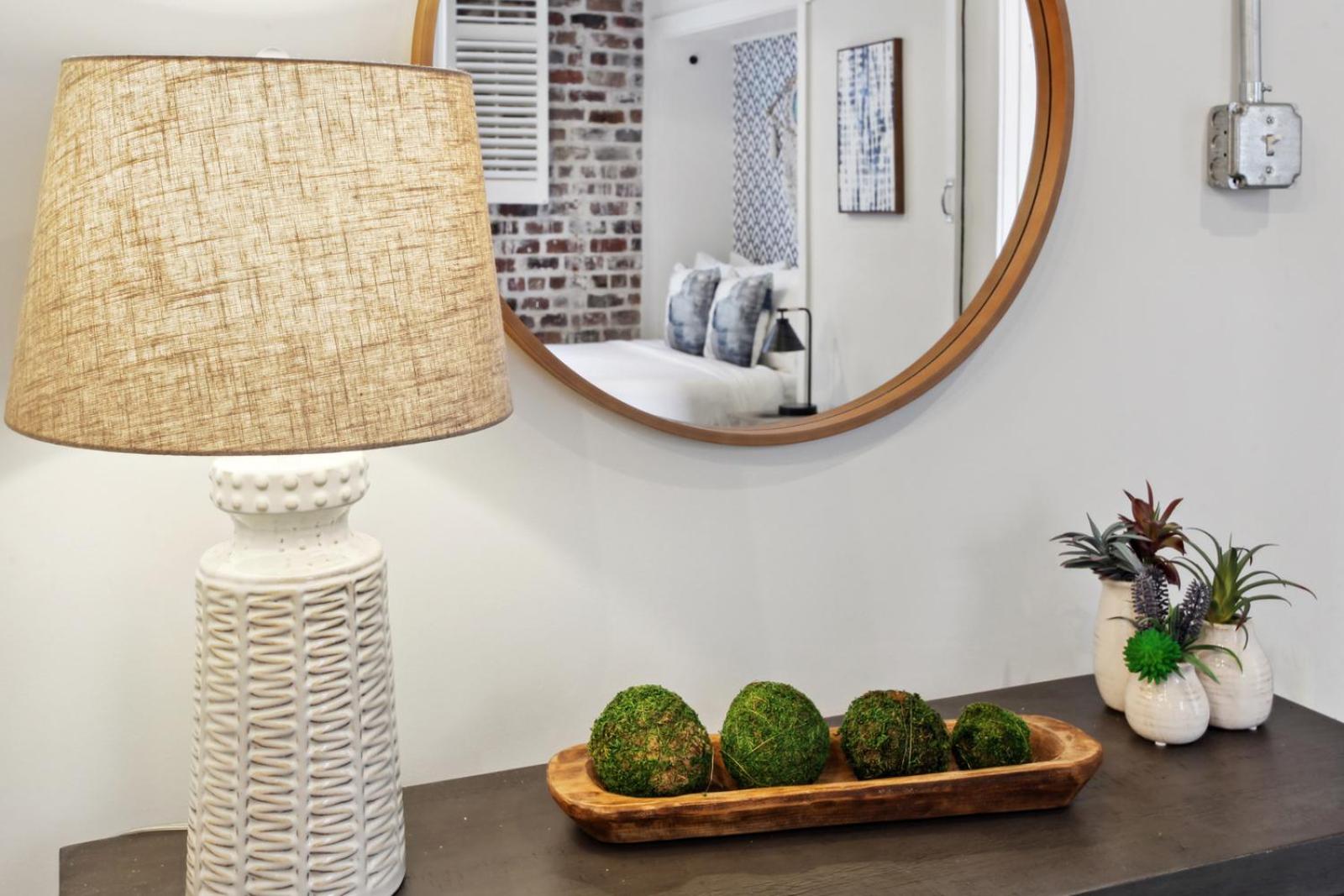 Warehouse District Lovely One Bedroom and Den