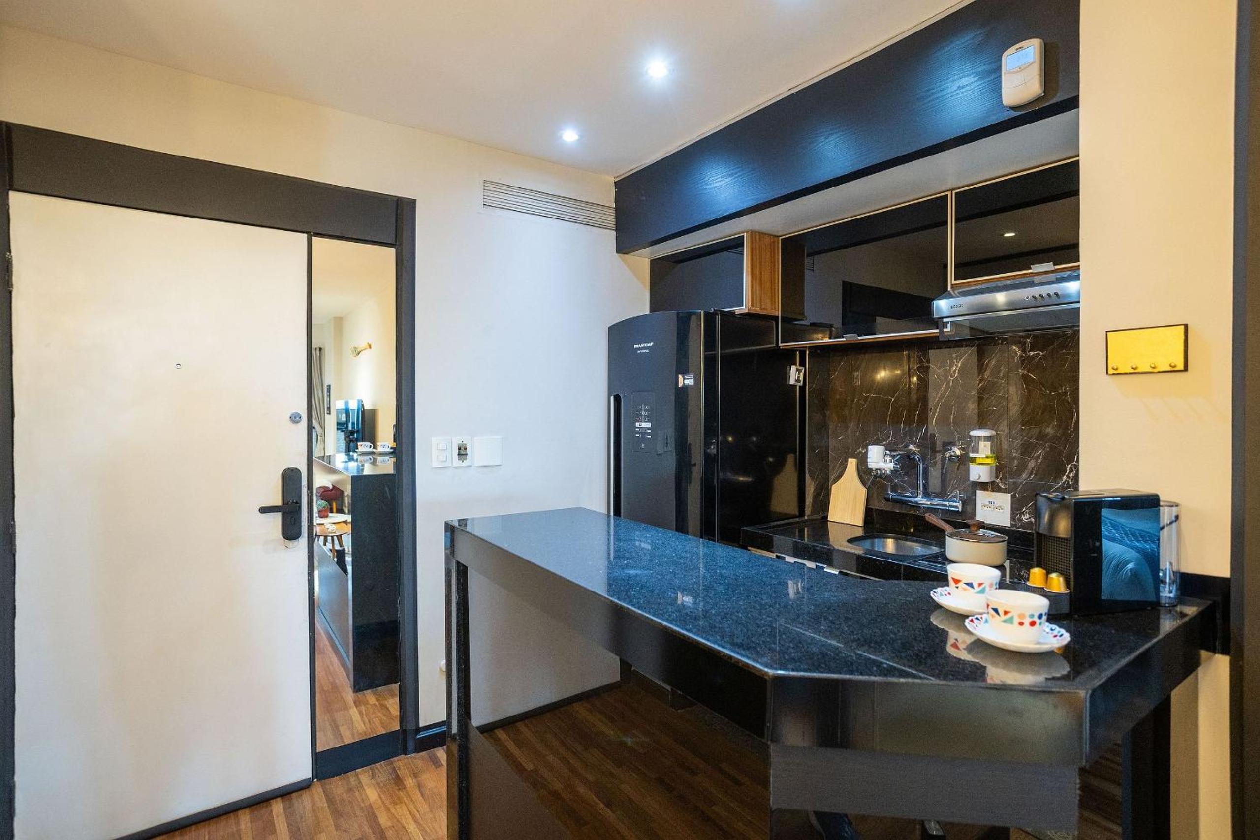 The Regent Flat Service