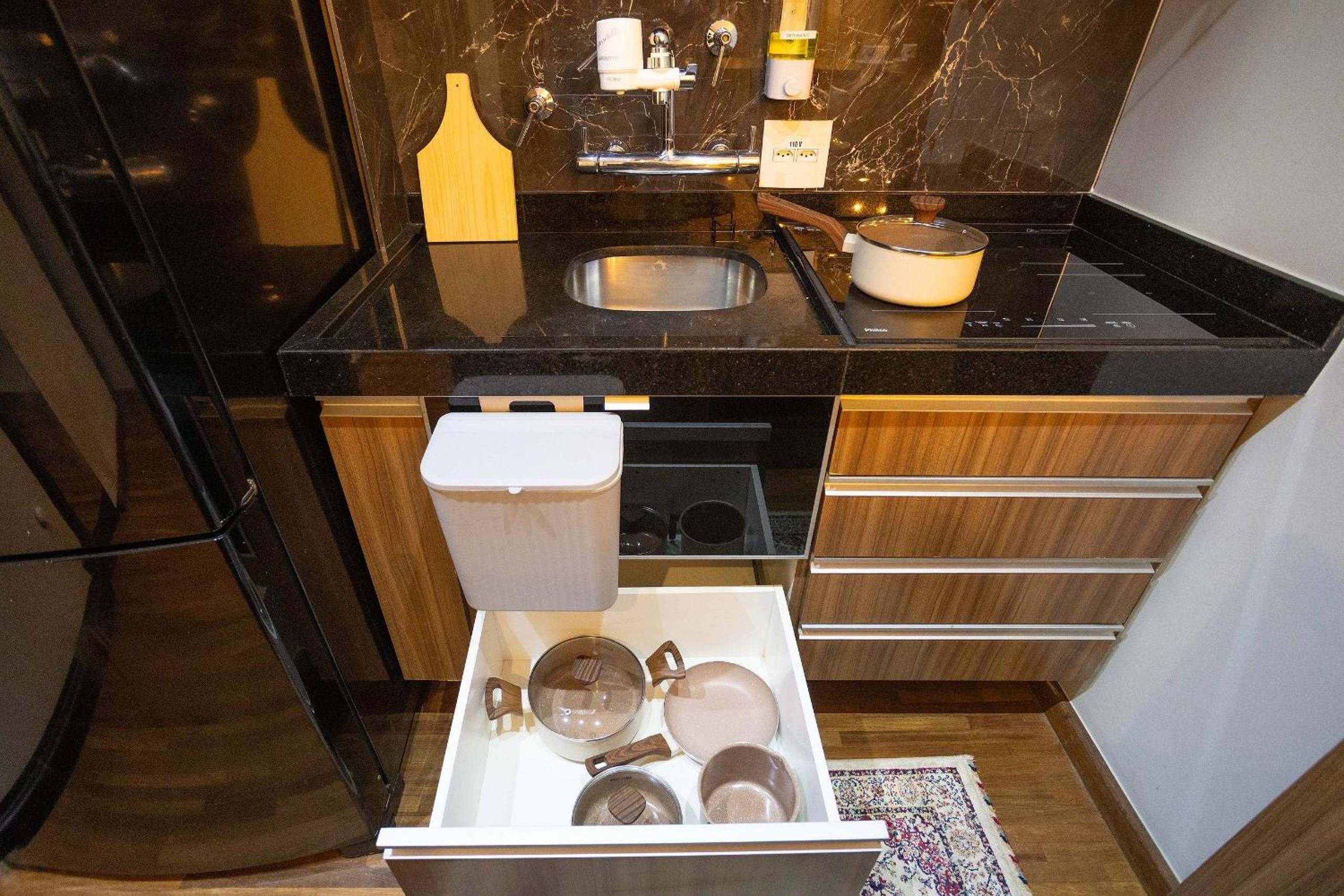 The Regent Flat Service