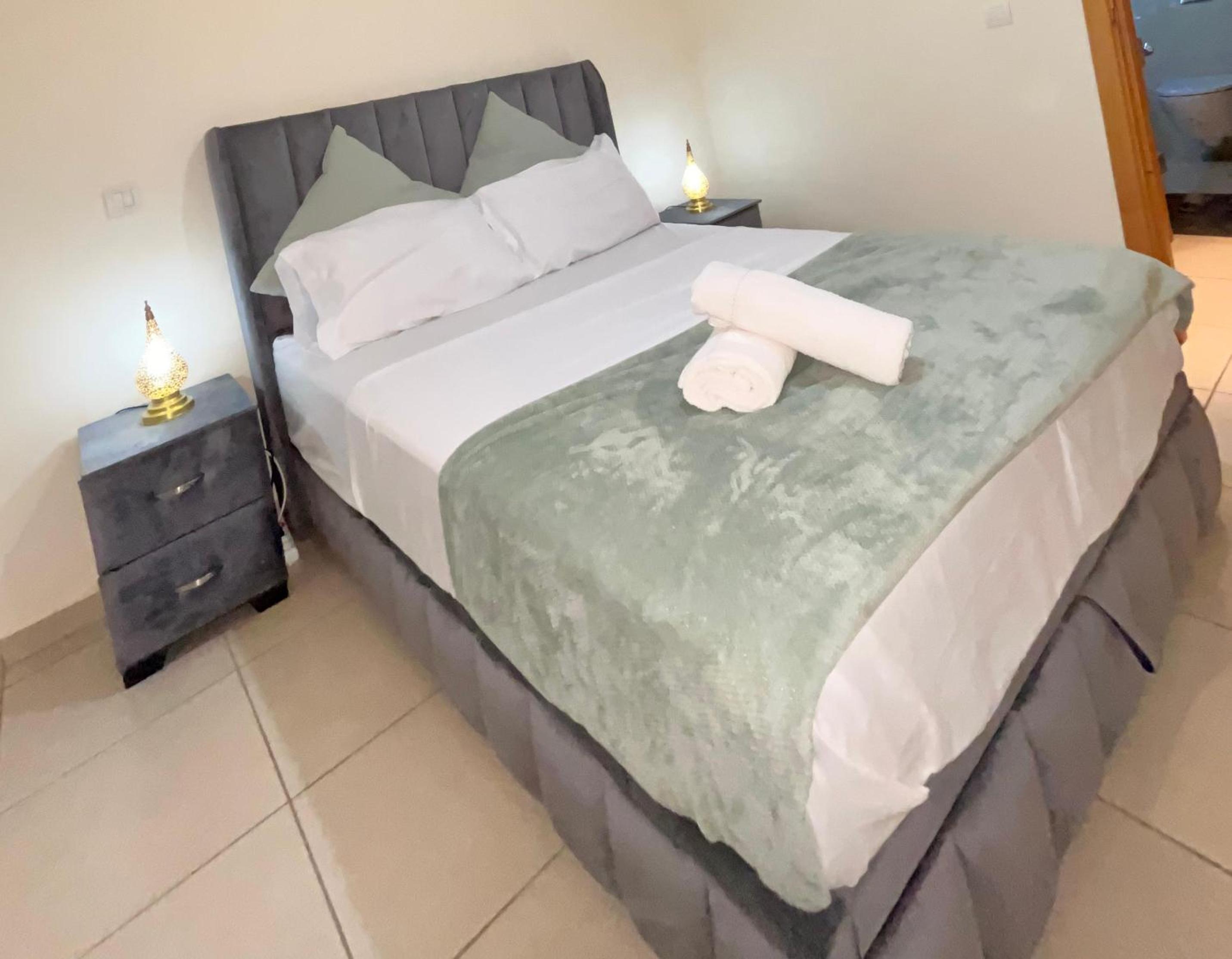 Darraha- Ideal for early & Late flights-Near Marrakech airport 10 min- menara Garden 5 min-Transport support