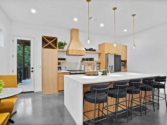 South Lamar Luxe Creekside Retreat with POOL
