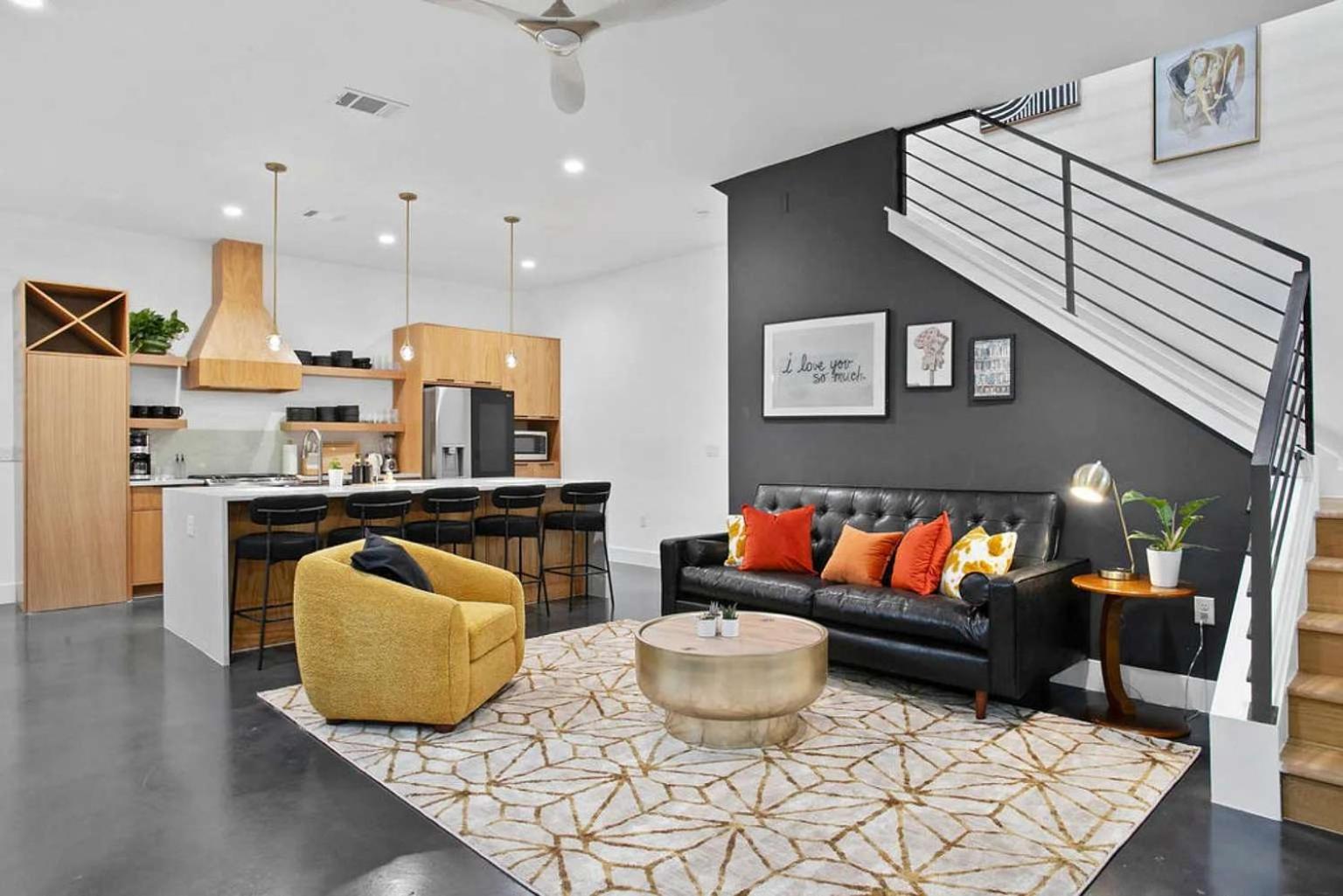 South Lamar Luxe Creekside Retreat with POOL