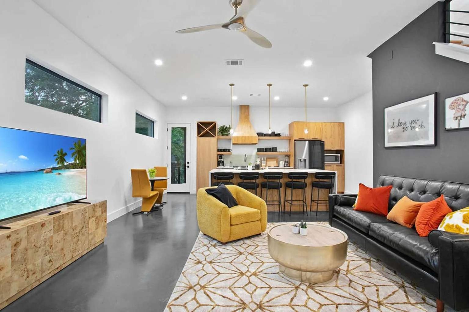 South Lamar Luxe Creekside Retreat with POOL