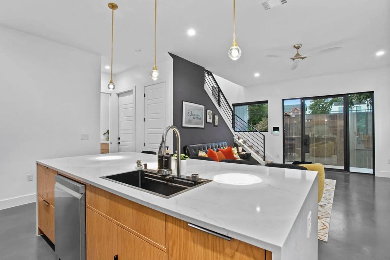 South Lamar Luxe Creekside Retreat with POOL