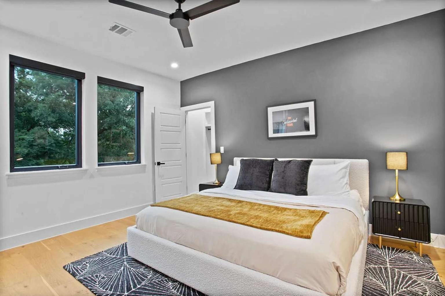South Lamar Luxe Creekside Retreat with POOL