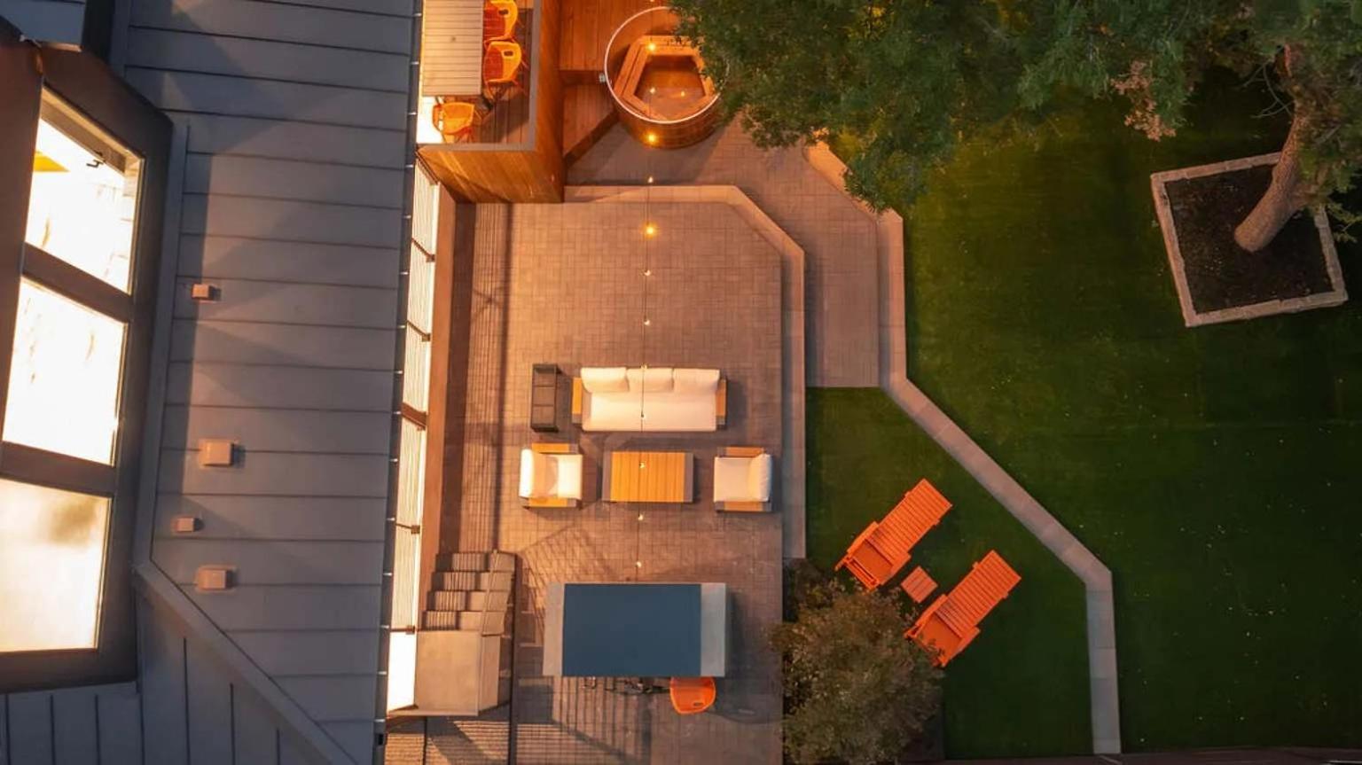 South Lamar Luxe Creekside Retreat with POOL