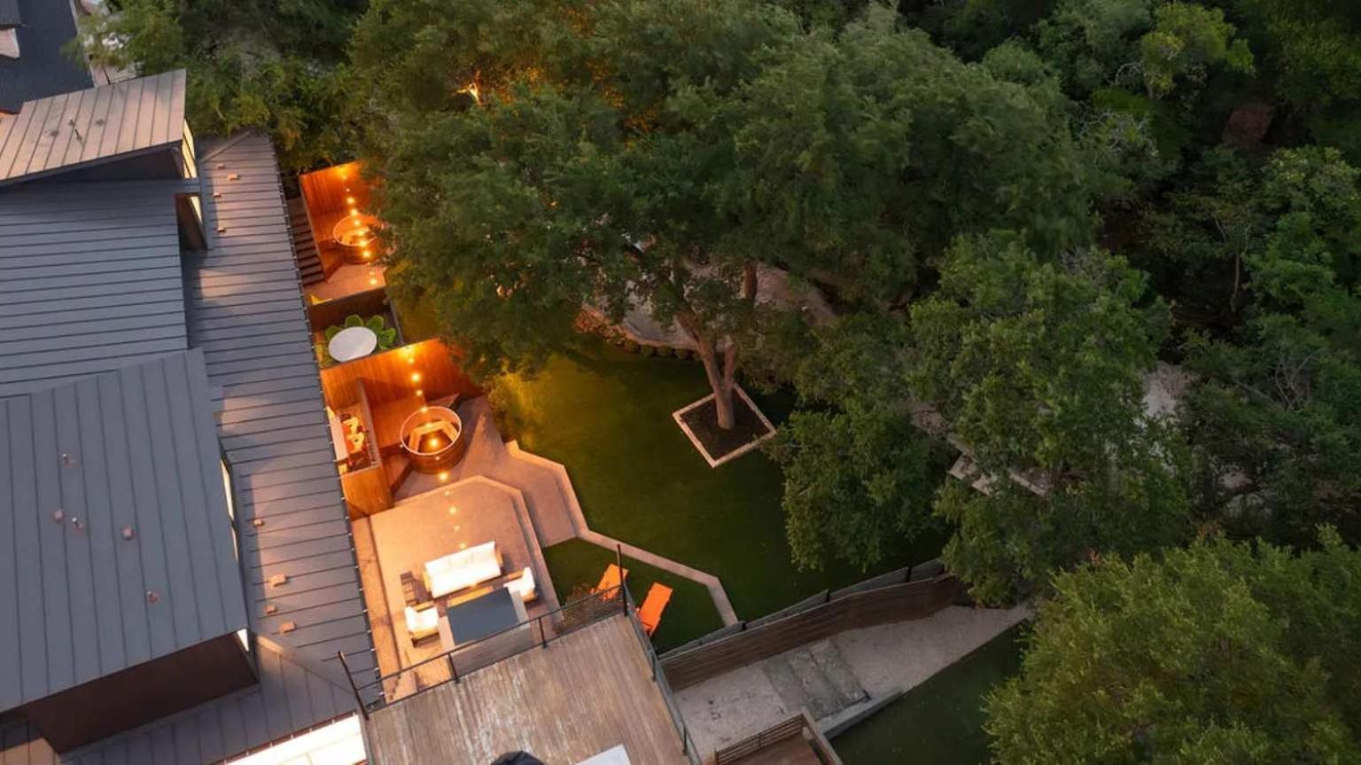 South Lamar Luxe Creekside Retreat with POOL
