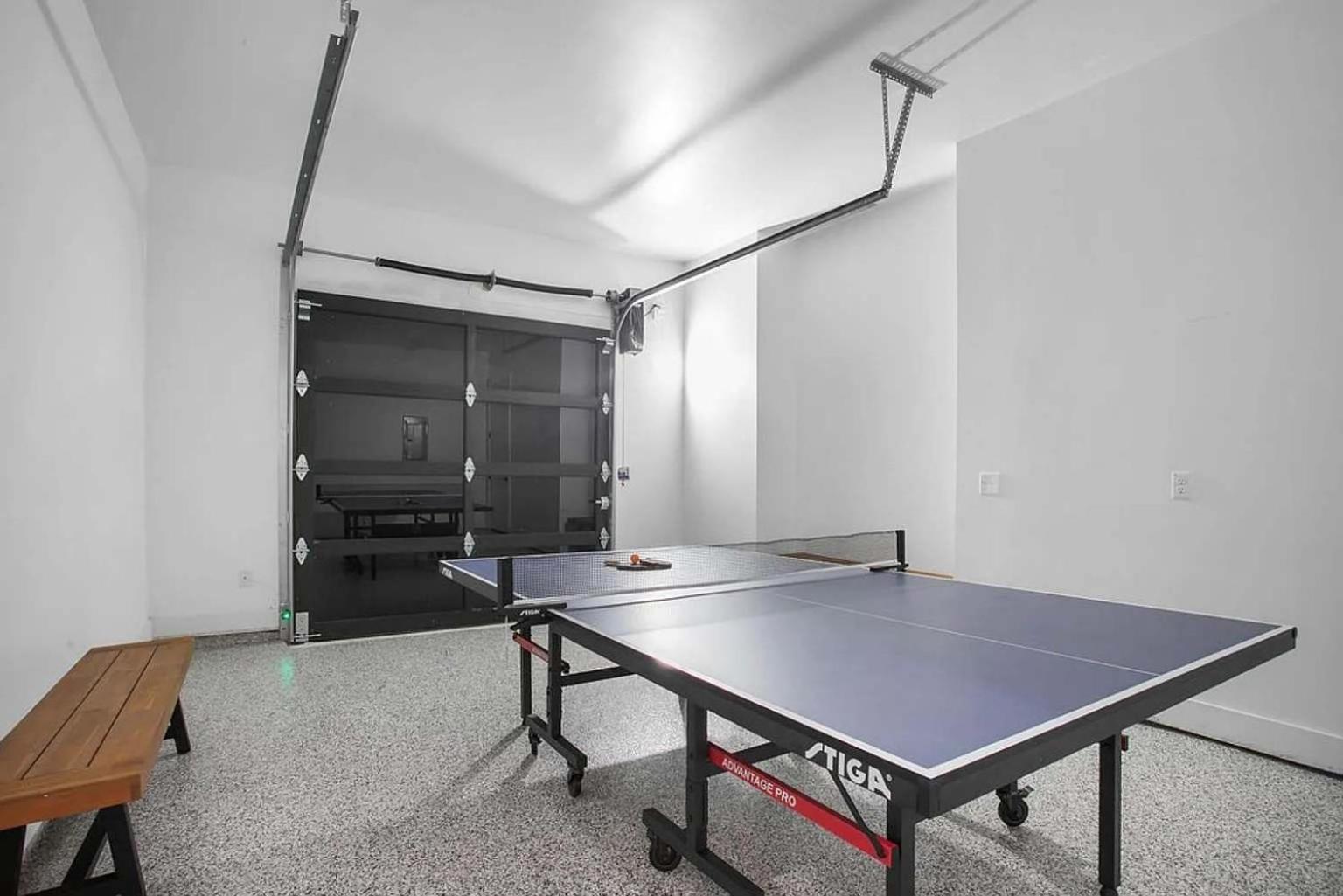 South Lamar Luxe Creekside Retreat with POOL